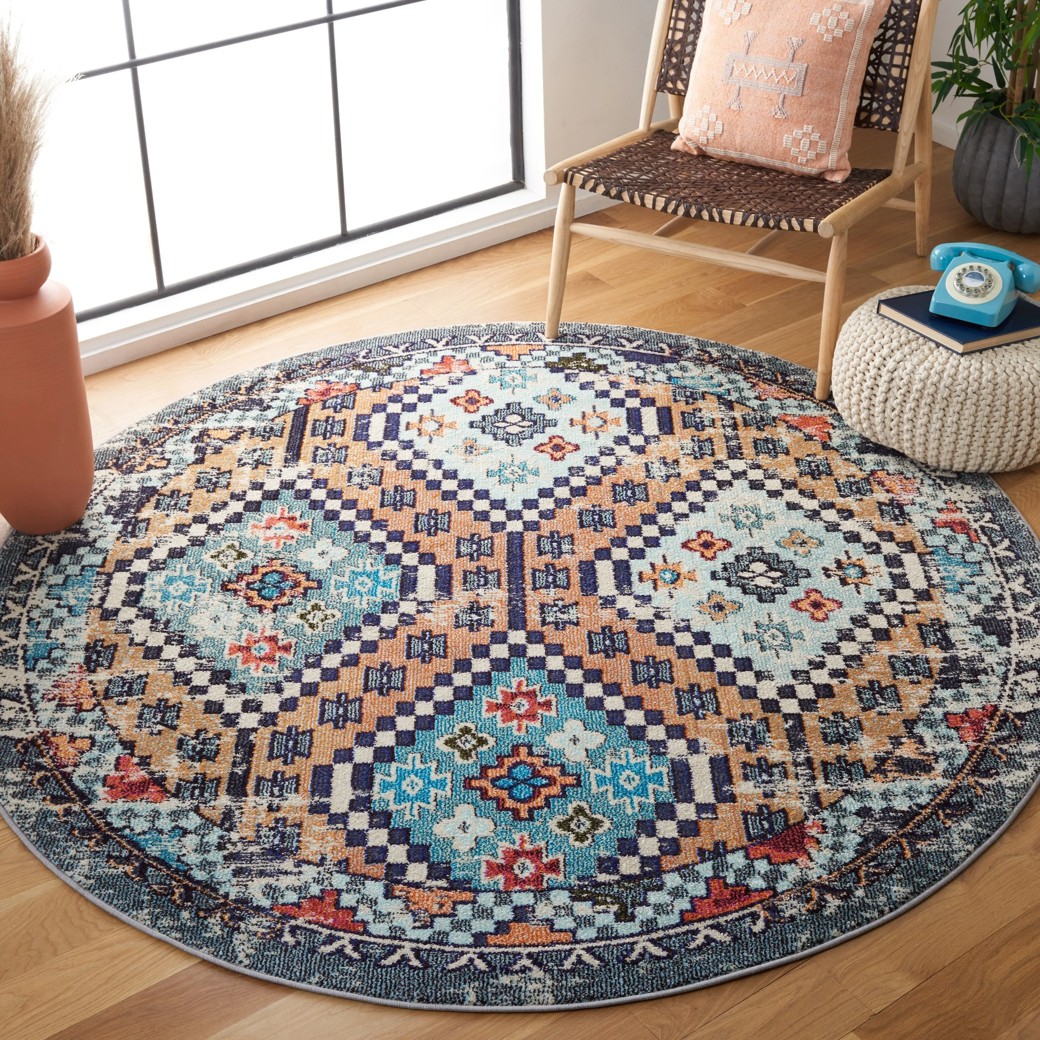 SAFAVIEH. Madison Hortensia Boho Diamond Distressed Rug