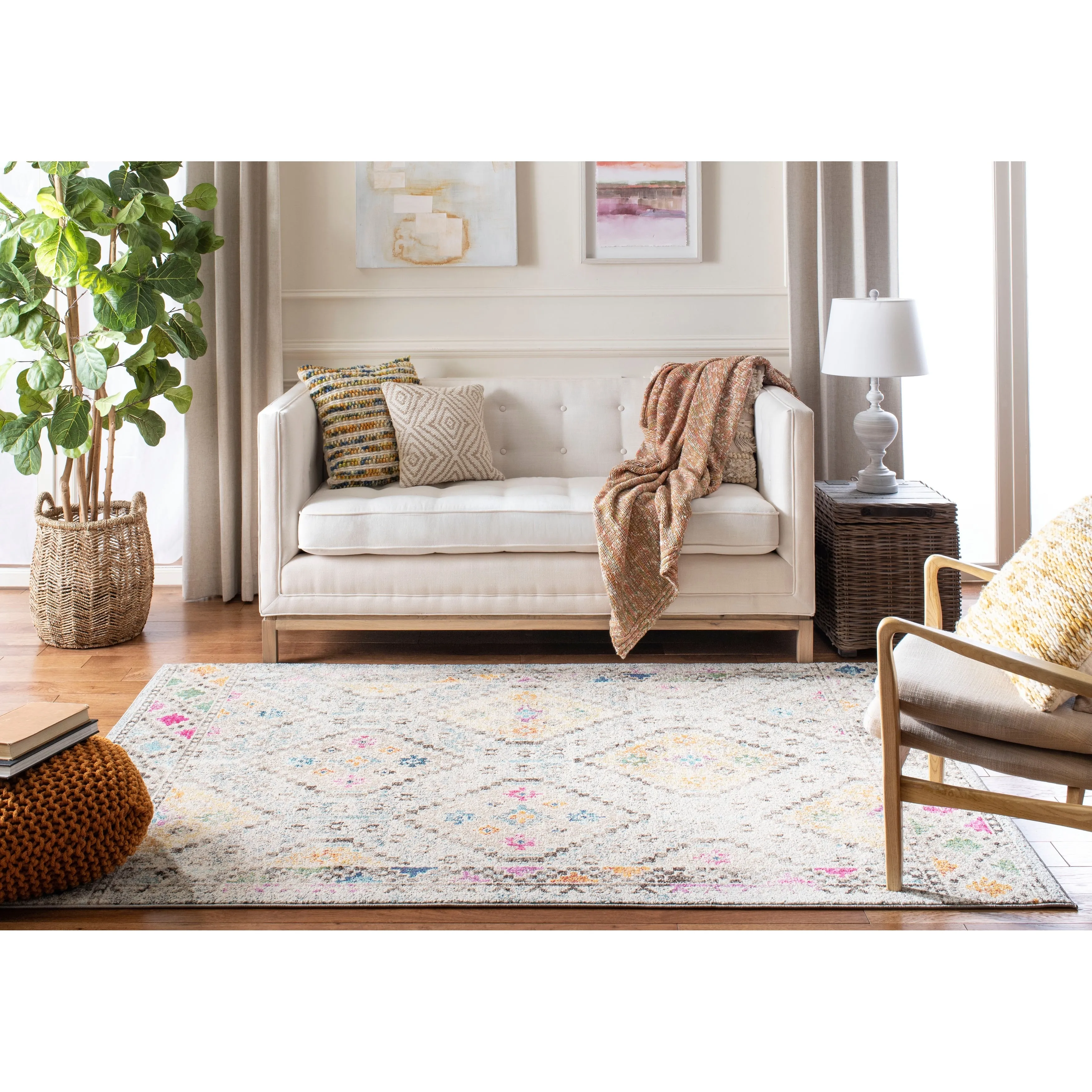 SAFAVIEH. Madison Hortensia Boho Diamond Distressed Rug
