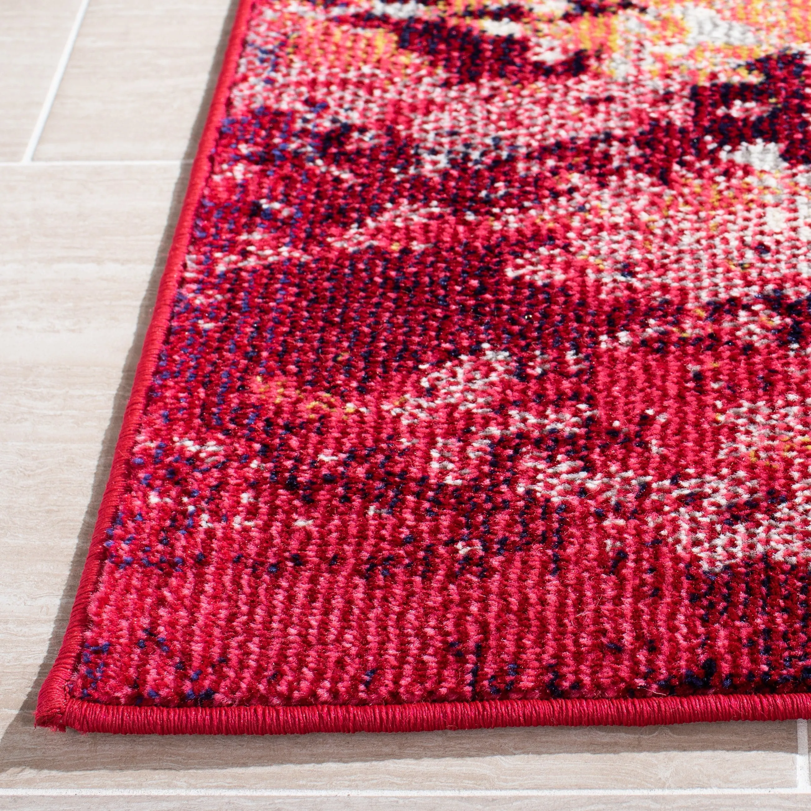 SAFAVIEH Madison Lawanda Modern Abstract Rug