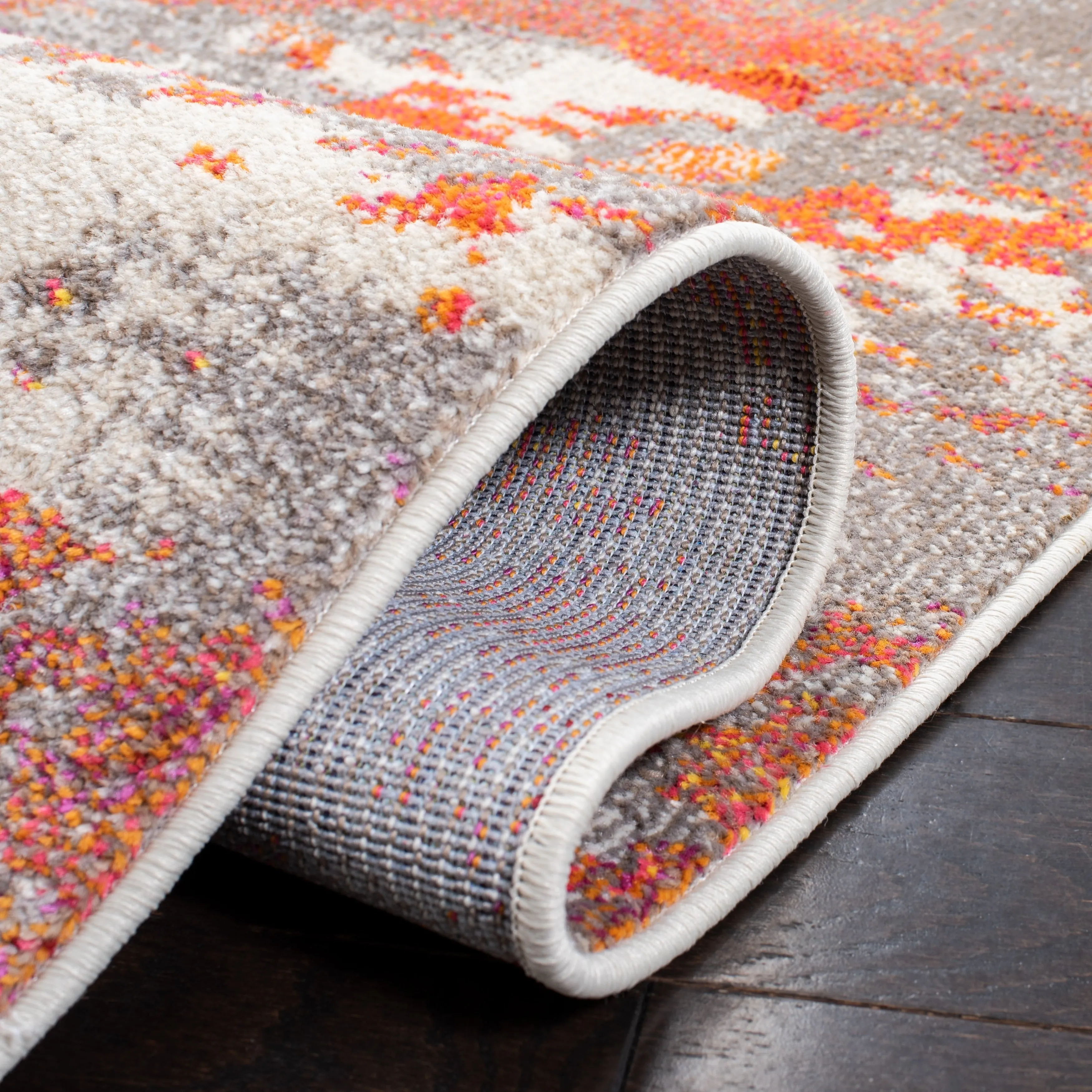 SAFAVIEH Madison Lawanda Modern Abstract Rug