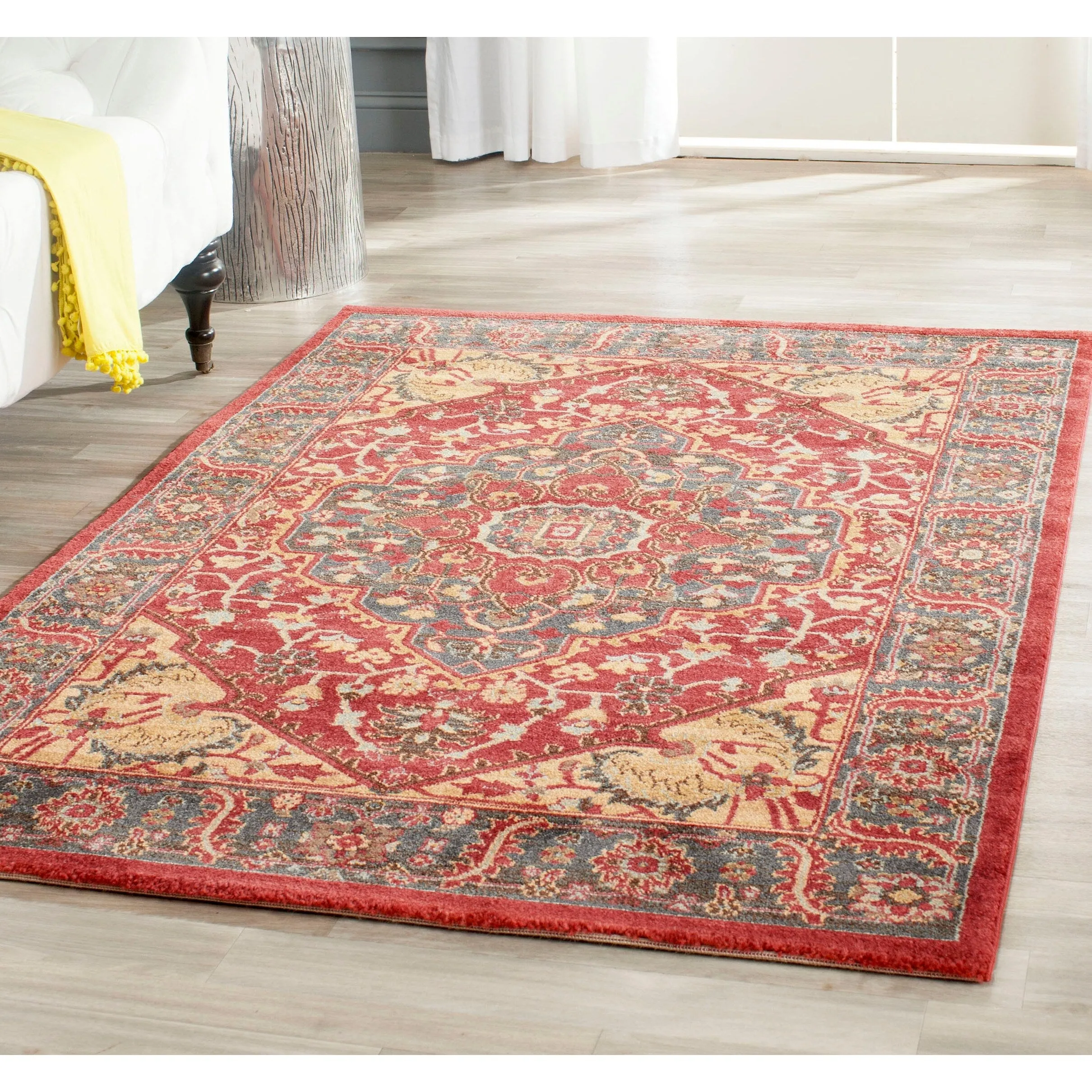 SAFAVIEH Mahal Elois Traditional Oriental Rug