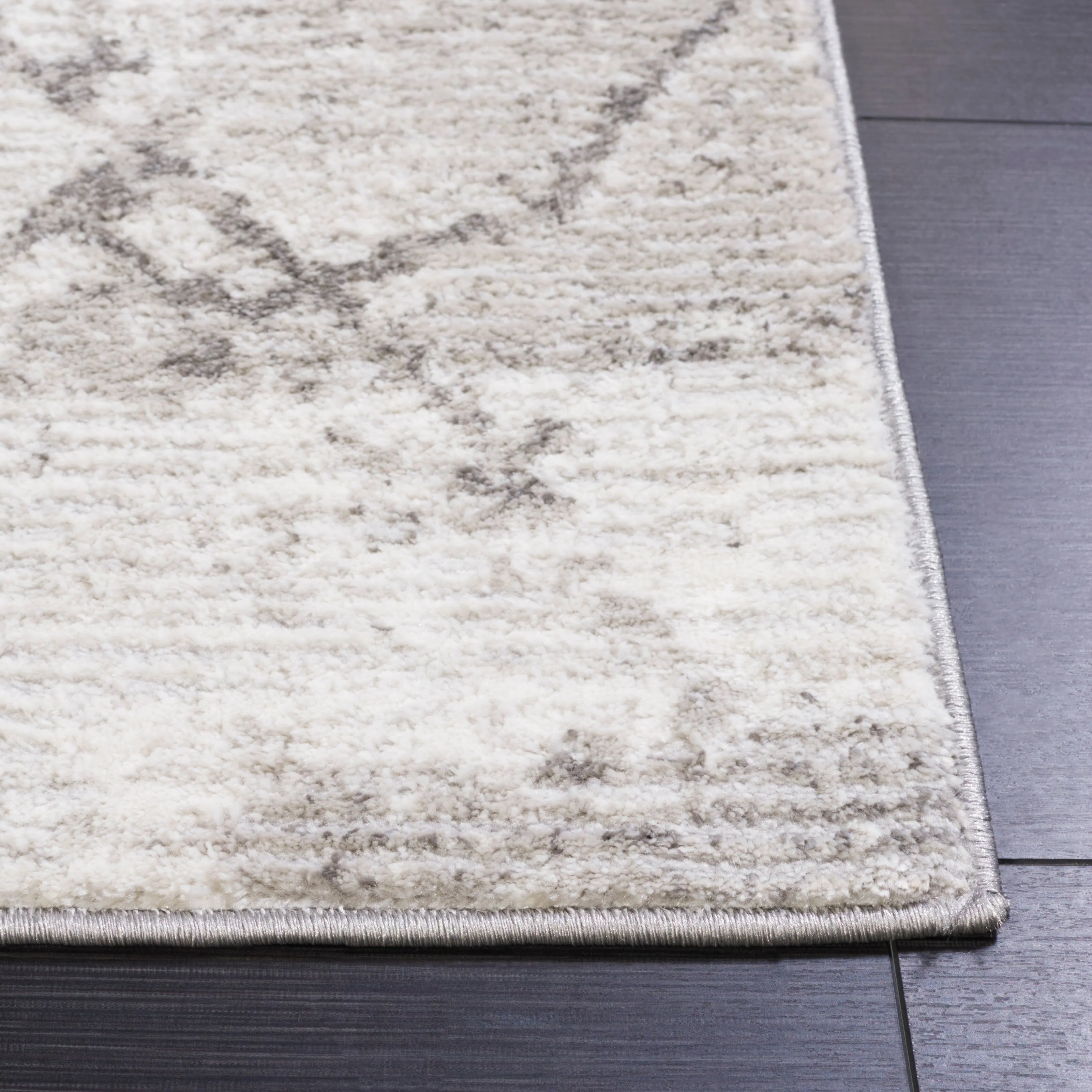 SAFAVIEH Meadow Vilma Modern Abstract Rug