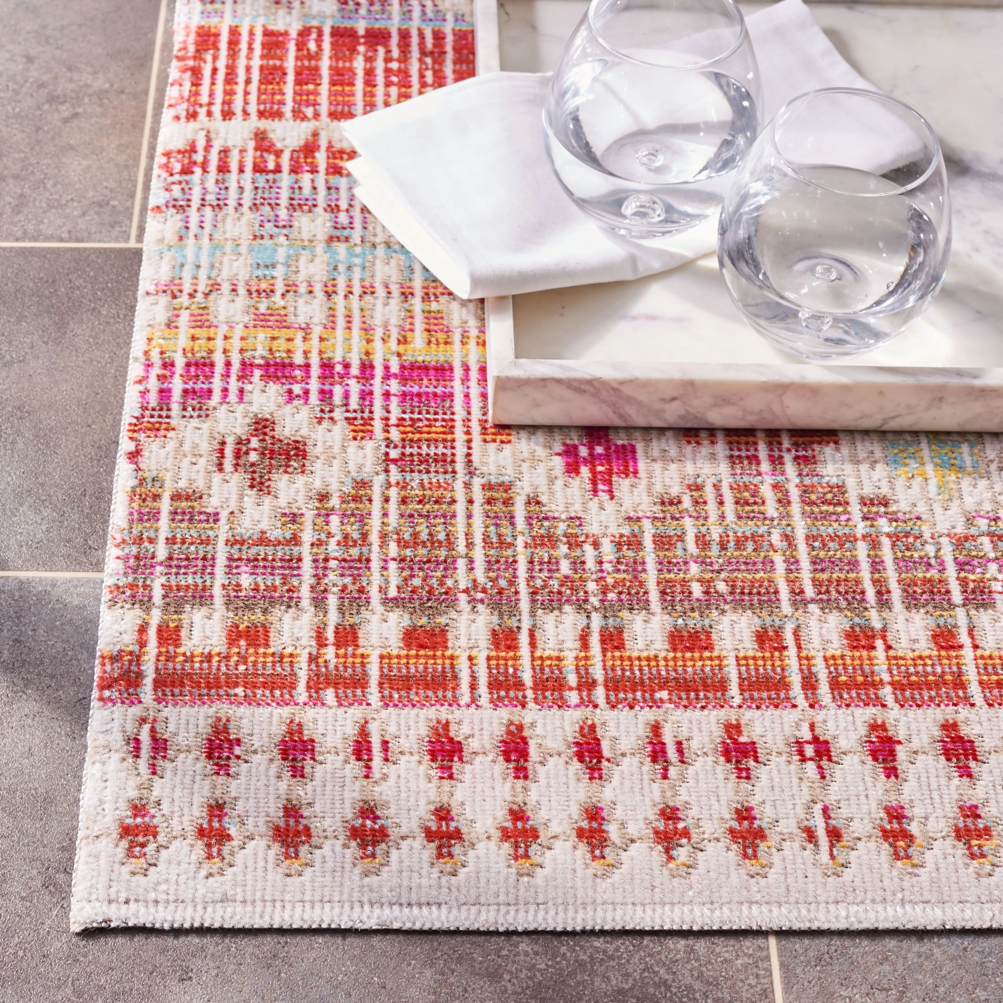 SAFAVIEH Montage Karnit Indoor/ Outdoor Waterproof Patio Backyard Rug