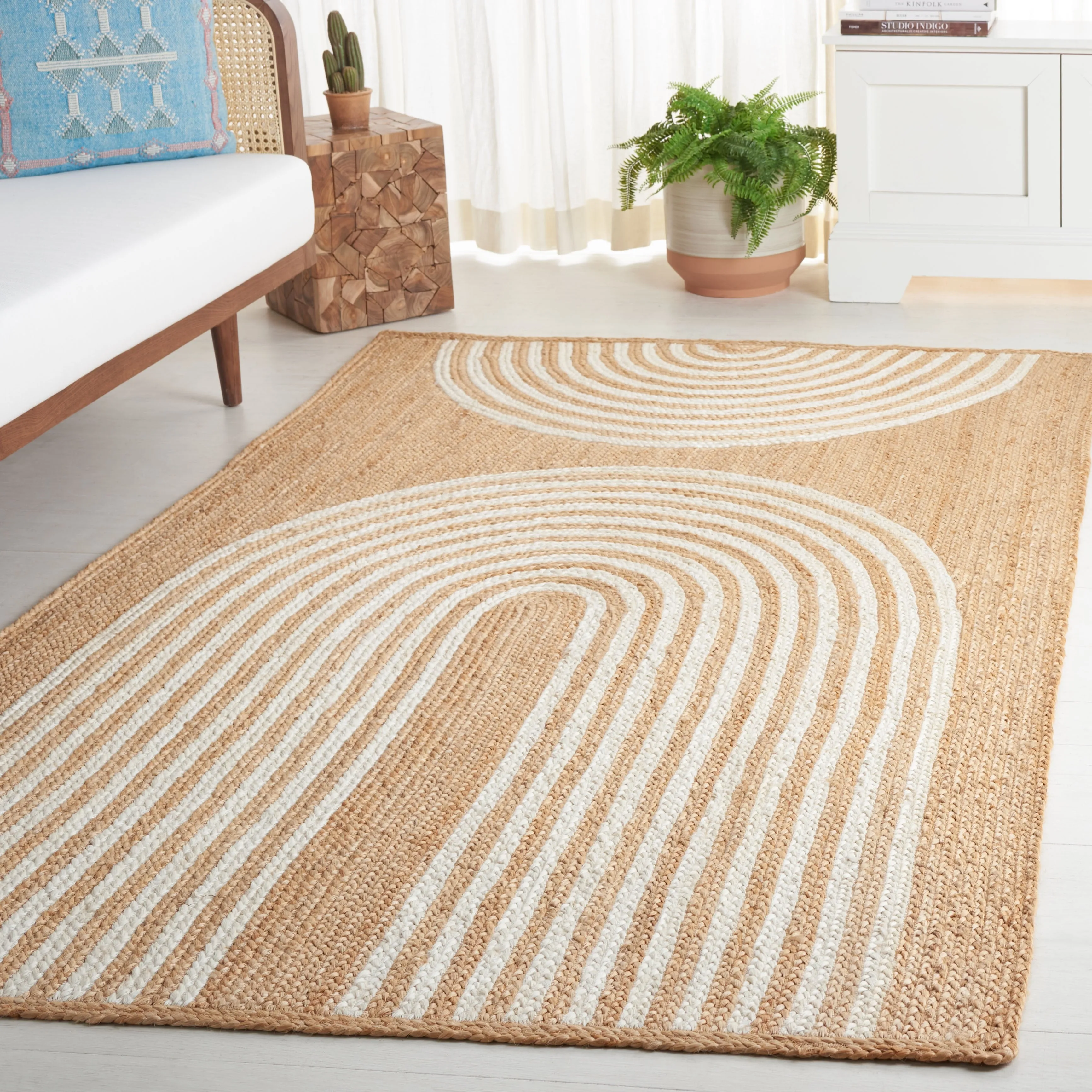 SAFAVIEH Natural Fiber Hazelle Casual Jute Rug.