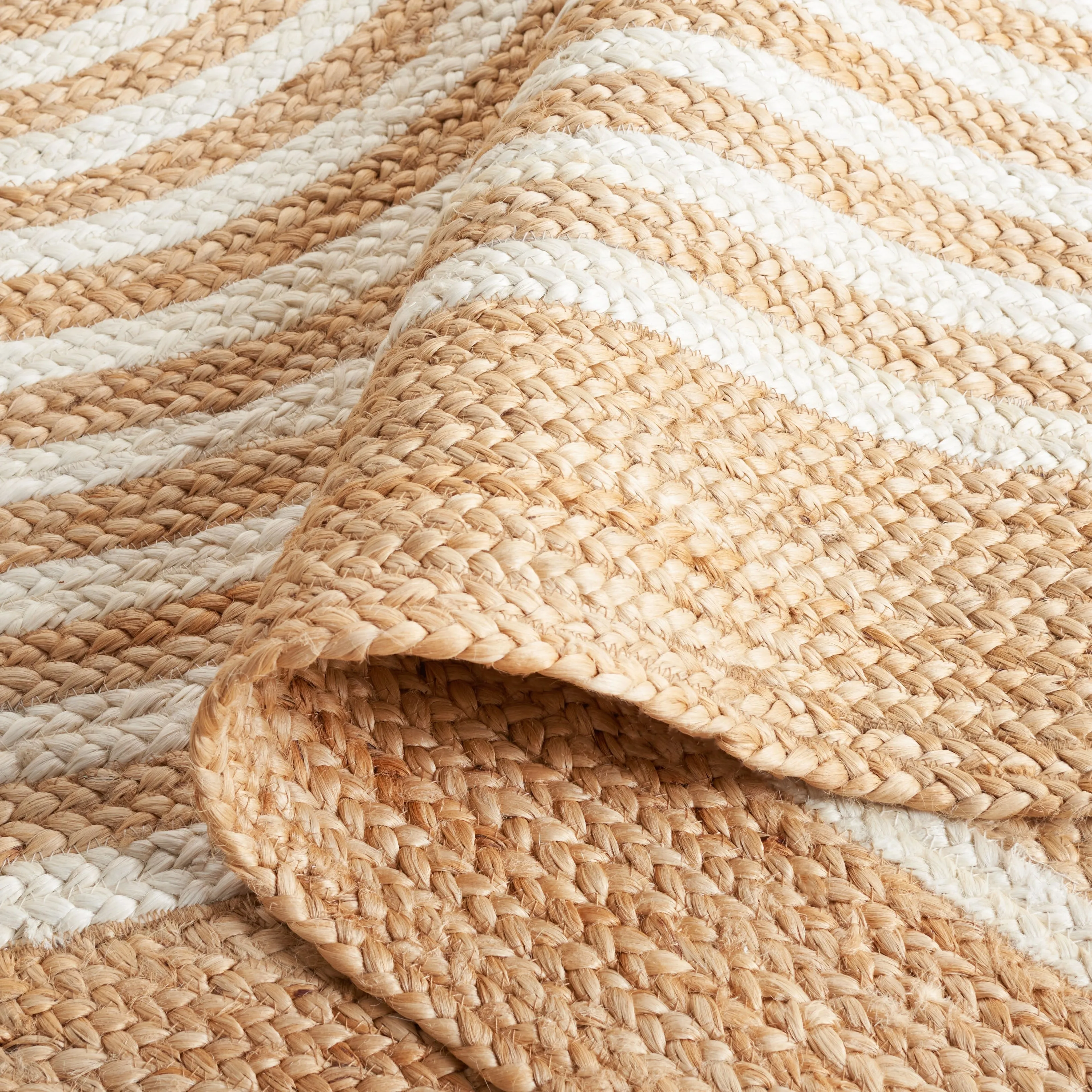 SAFAVIEH Natural Fiber Hazelle Casual Jute Rug.