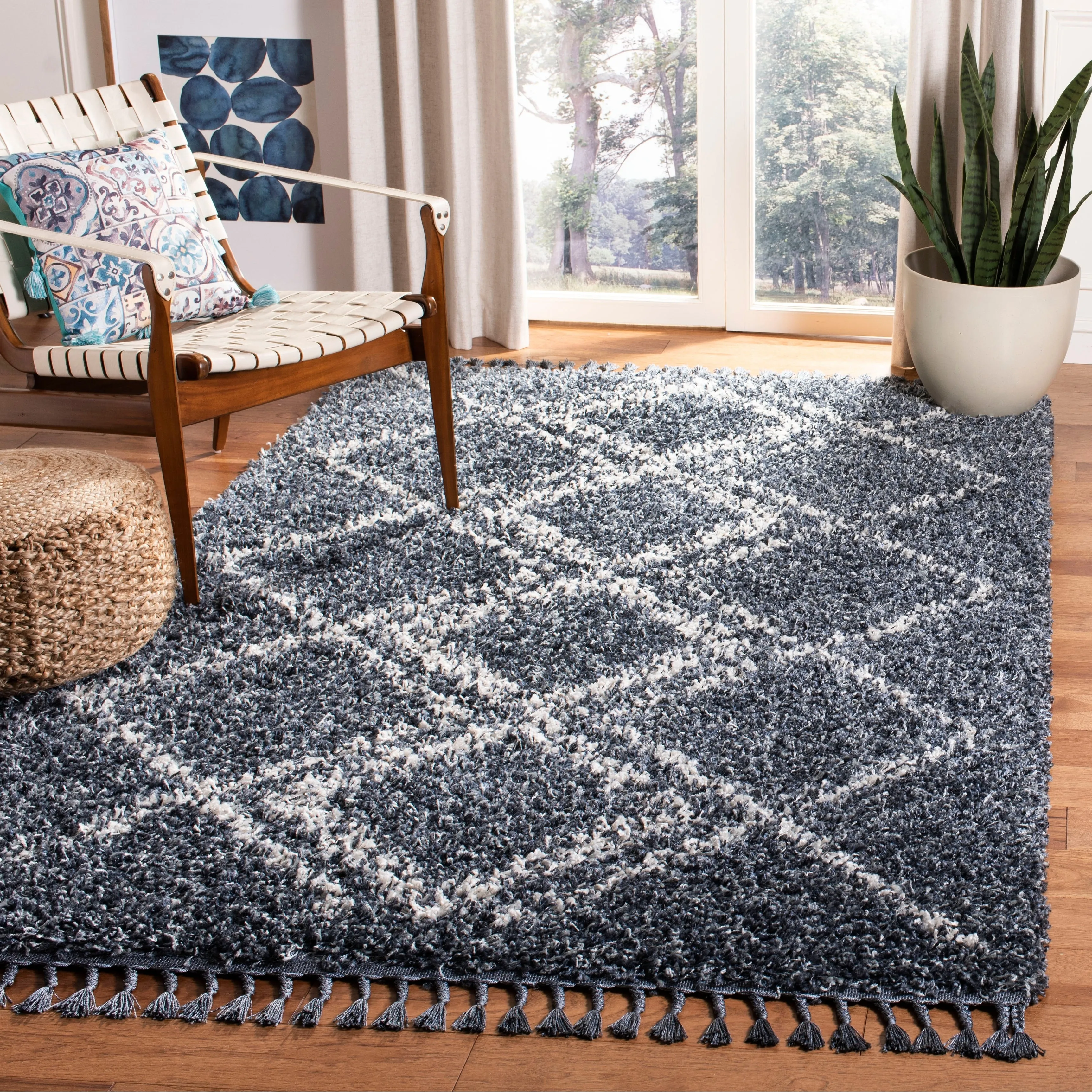 SAFAVIEH Pro Lux Shag Nazmije Moroccan Tassel 2.4-inch Thick