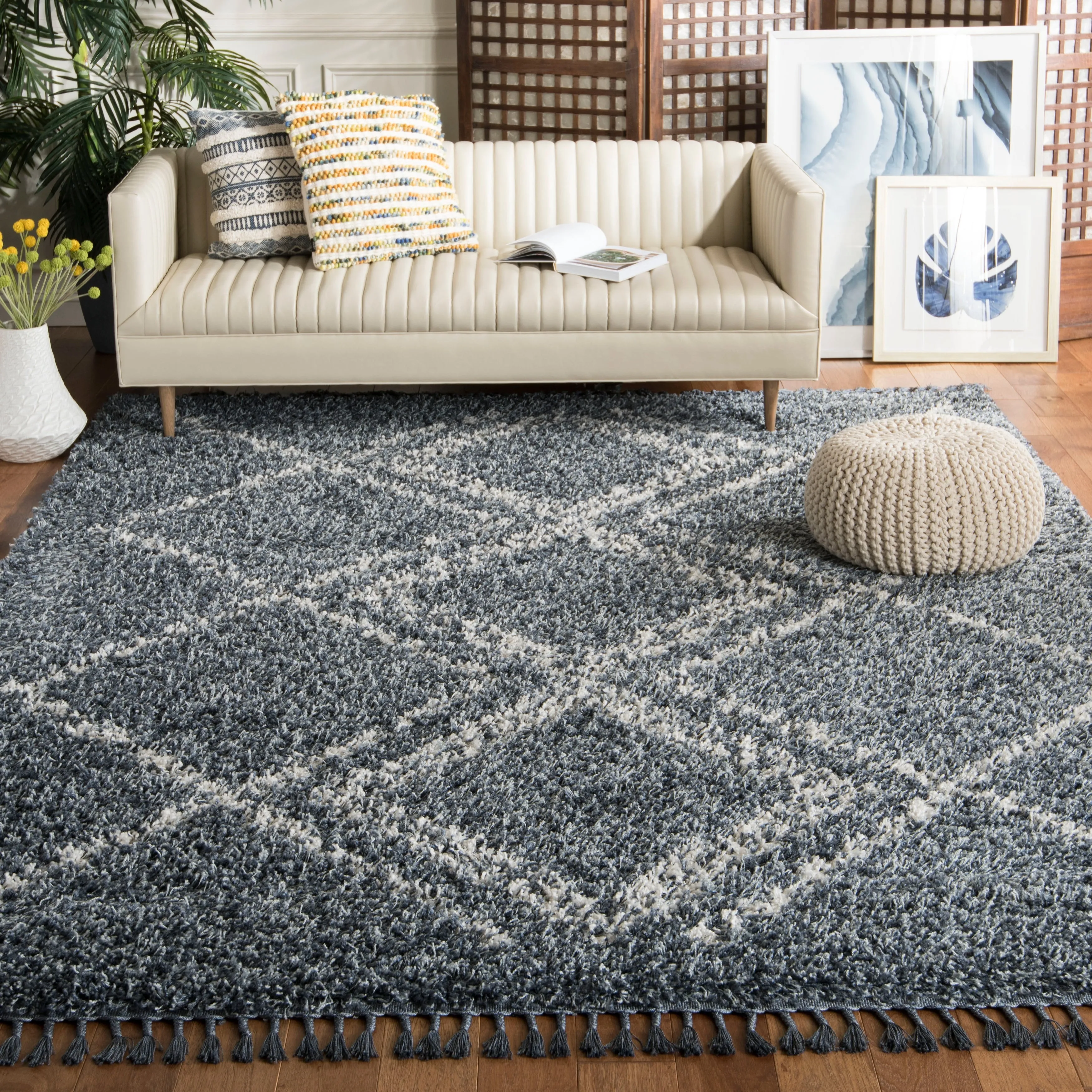 SAFAVIEH Pro Lux Shag Nazmije Moroccan Tassel 2.4-inch Thick
