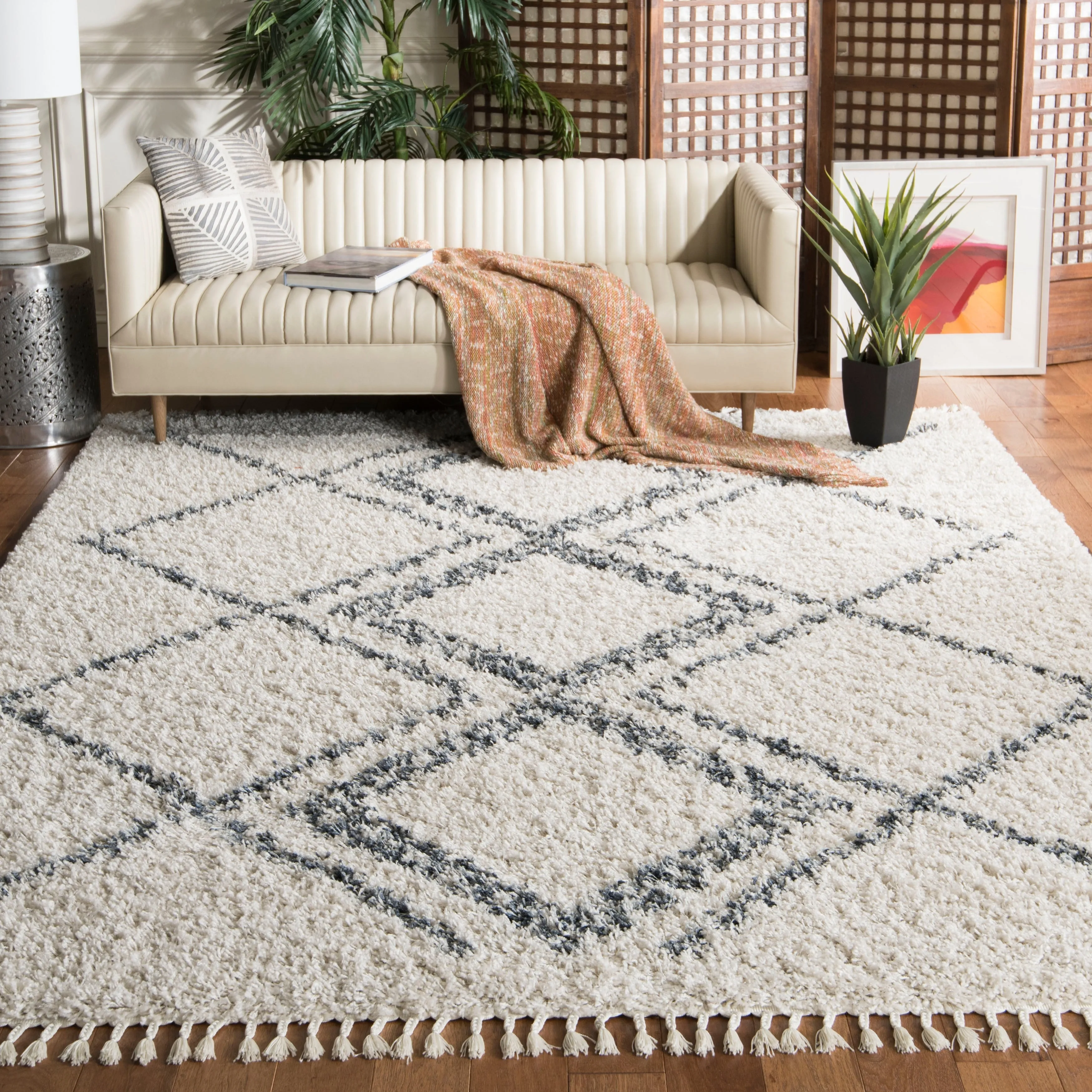 SAFAVIEH Pro Lux Shag Nazmije Moroccan Tassel 2.4-inch Thick