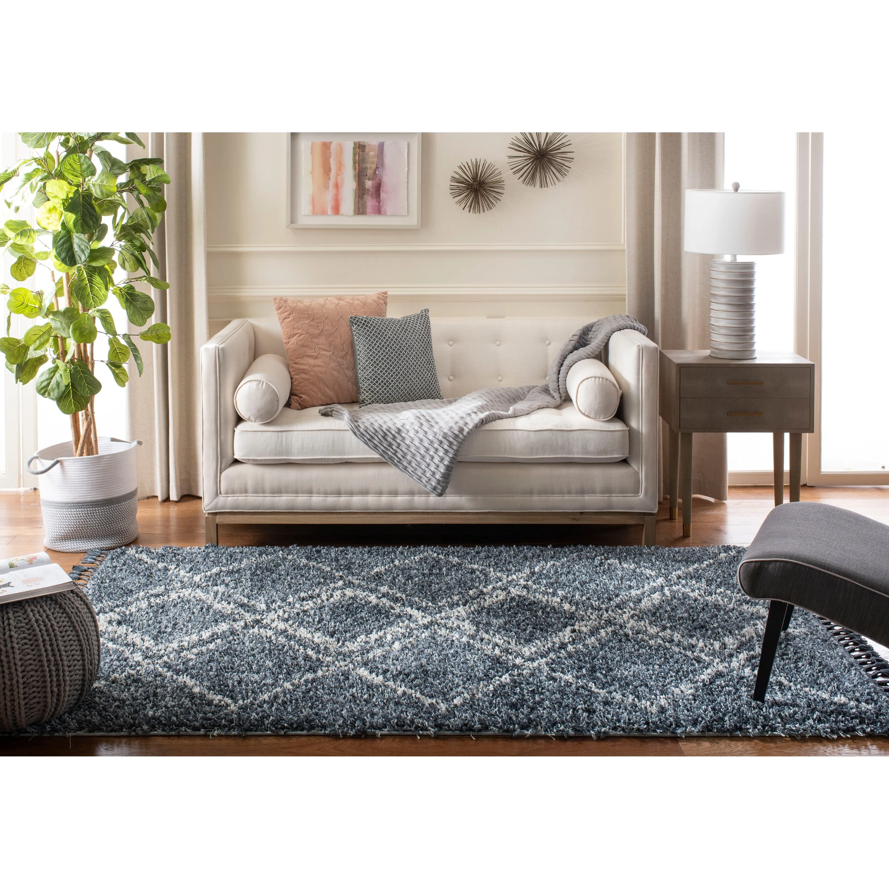 SAFAVIEH Pro Lux Shag Nazmije Moroccan Tassel 2.4-inch Thick