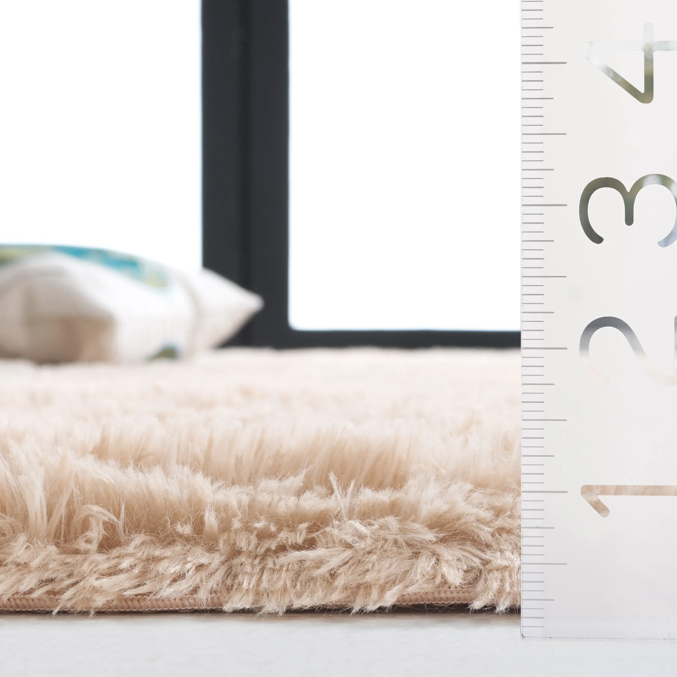 SAFAVIEH Rainbow Remzija Shag Rug