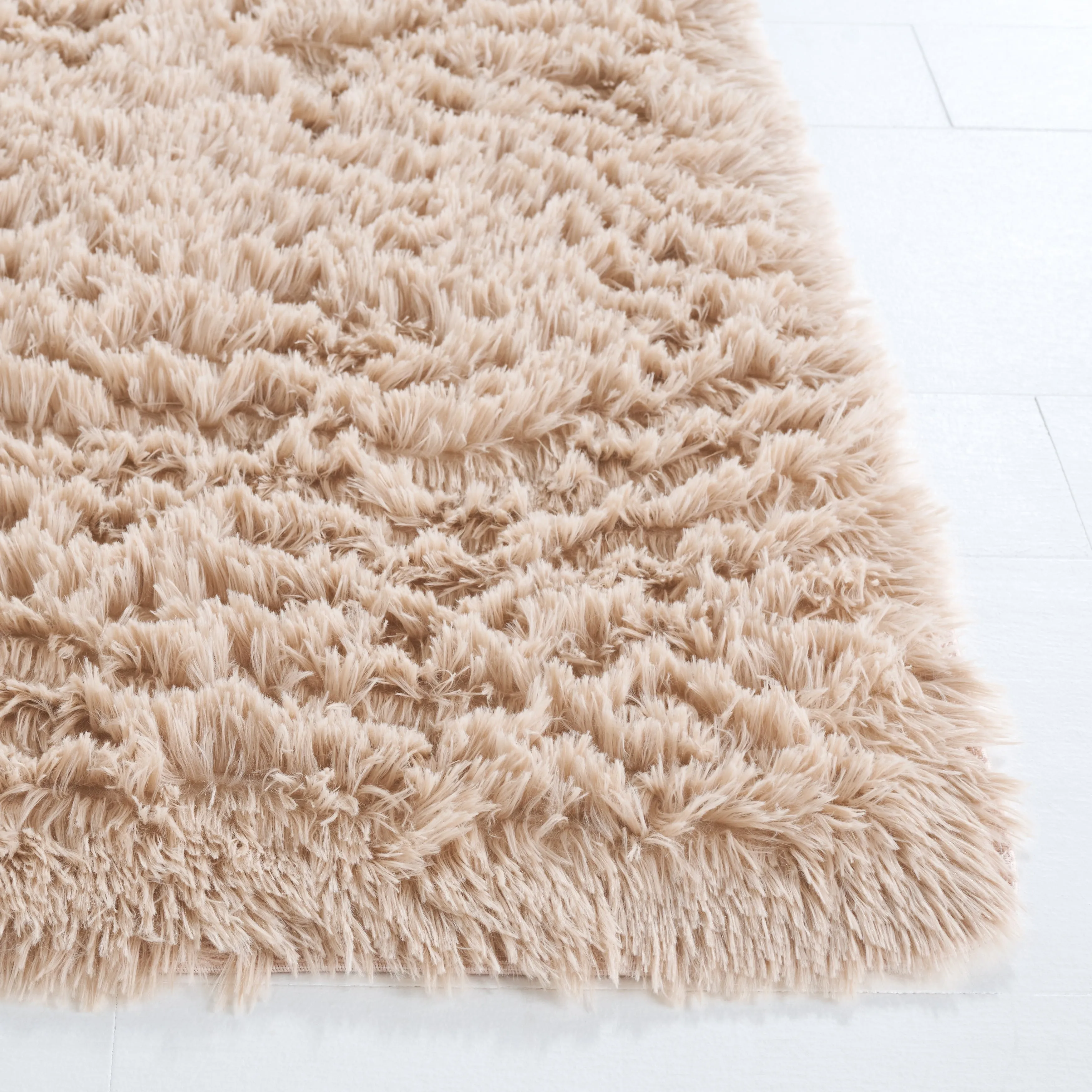 SAFAVIEH Rainbow Remzija Shag Rug