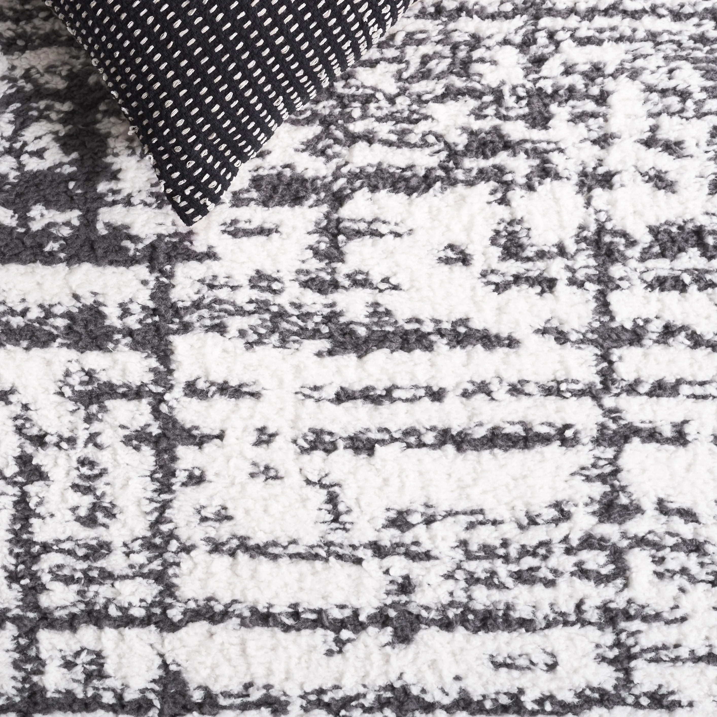 SAFAVIEH Rumi Shag Parthenia Shag Rug