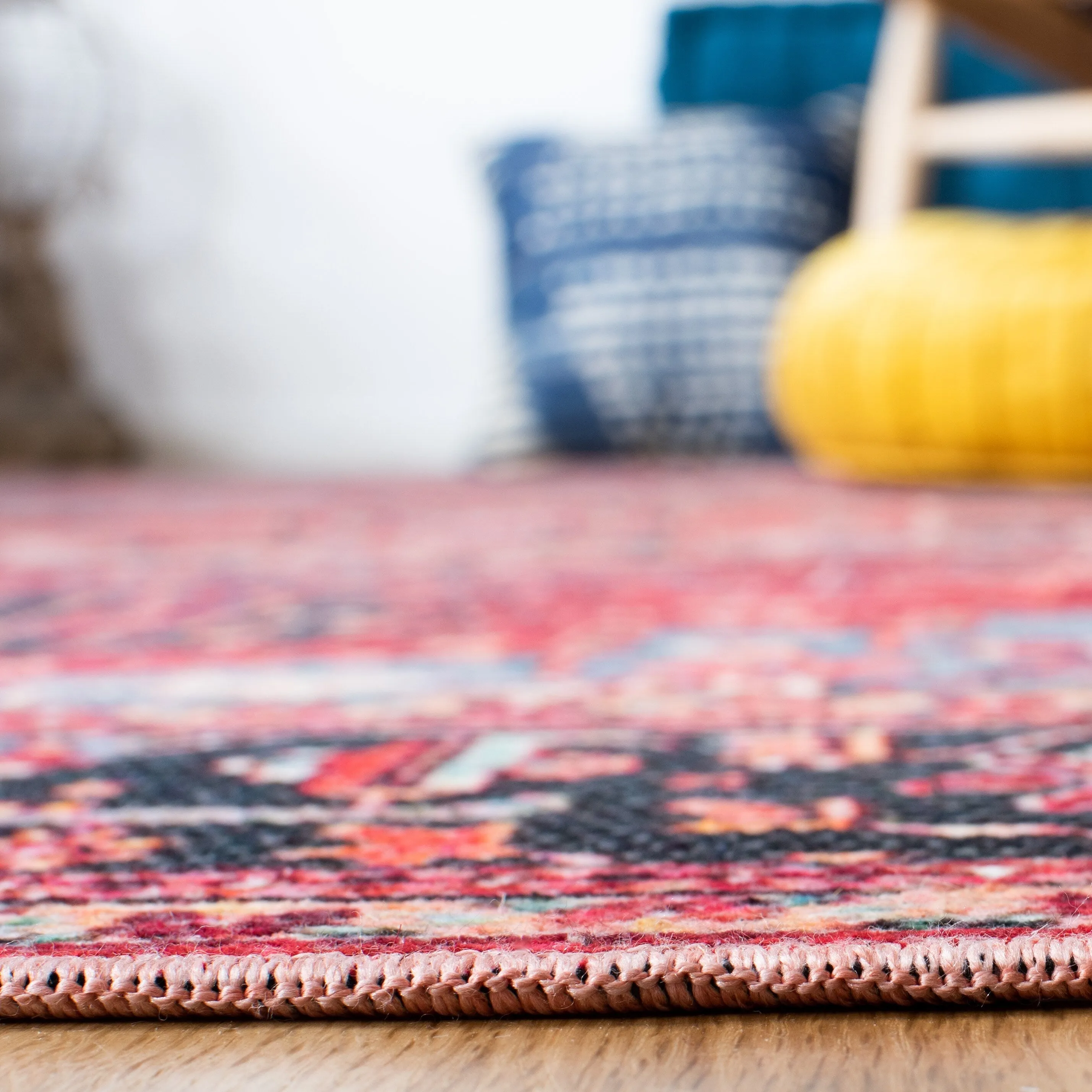 SAFAVIEH Serapi Machine Washable Odelia Medallion Distressed Rug