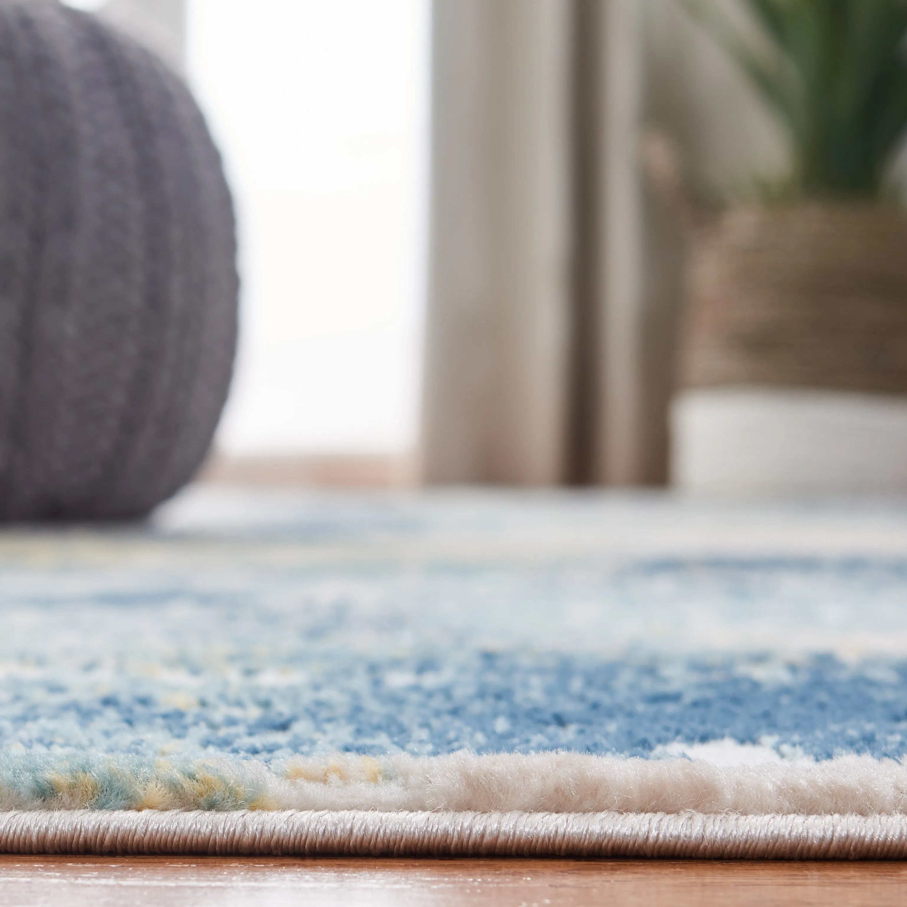 SAFAVIEH Skyler Nazan Vintage Boho Distressed Rug