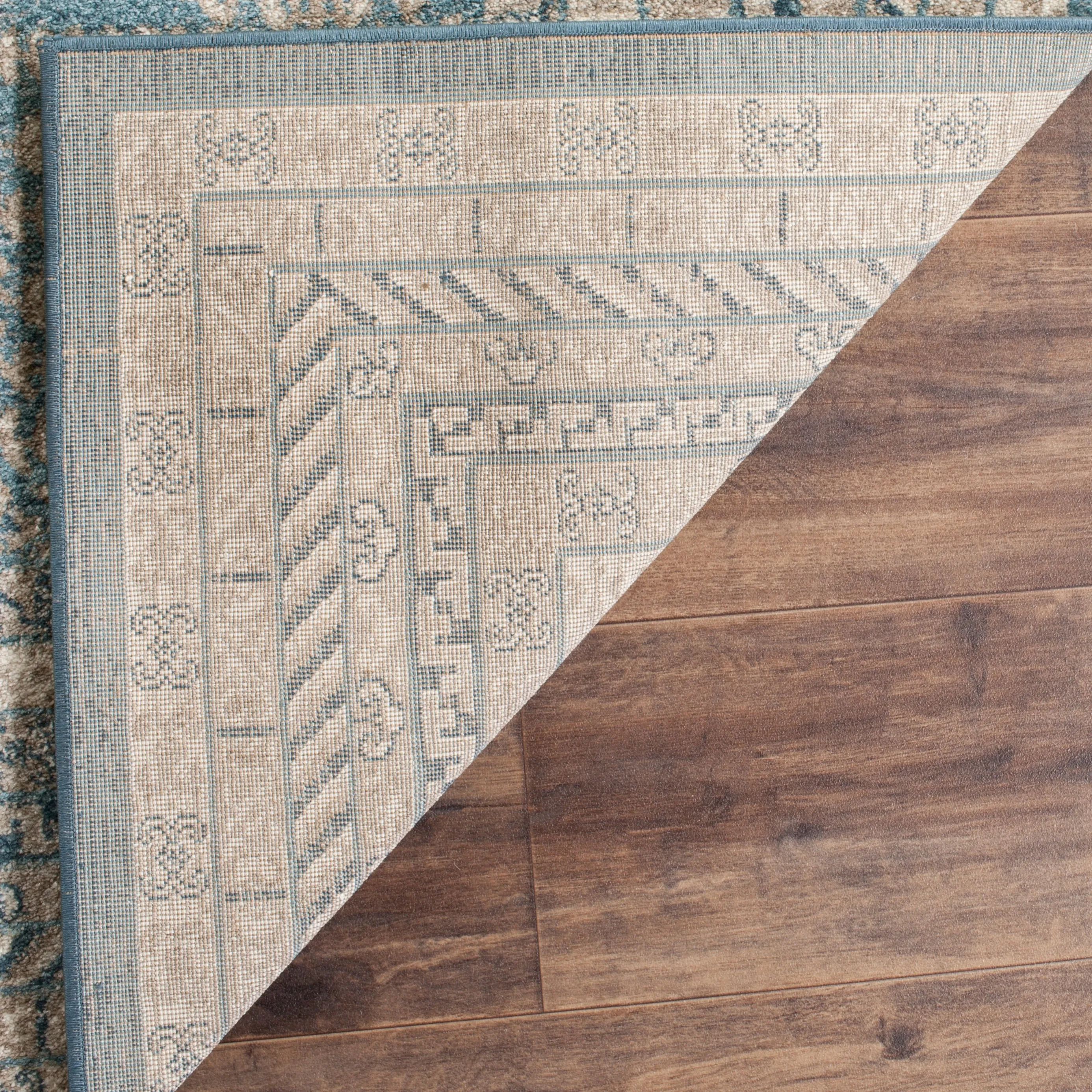 SAFAVIEH Sofia Geraldine Distressed Vintage Boho Oriental Rug