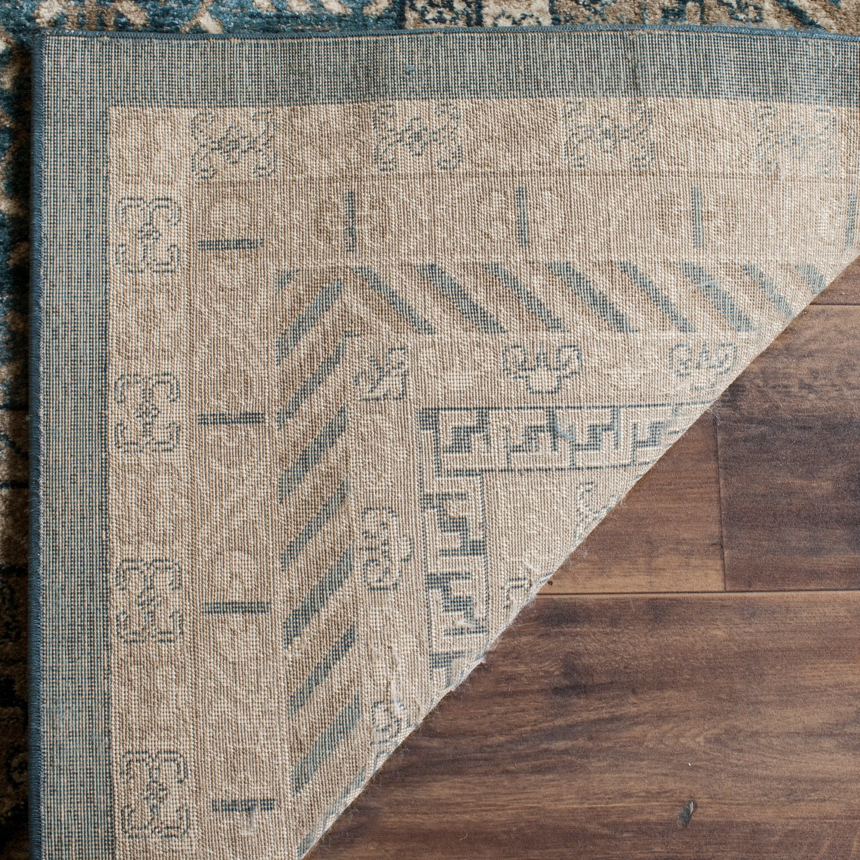 SAFAVIEH Sofia Geraldine Distressed Vintage Boho Oriental Rug