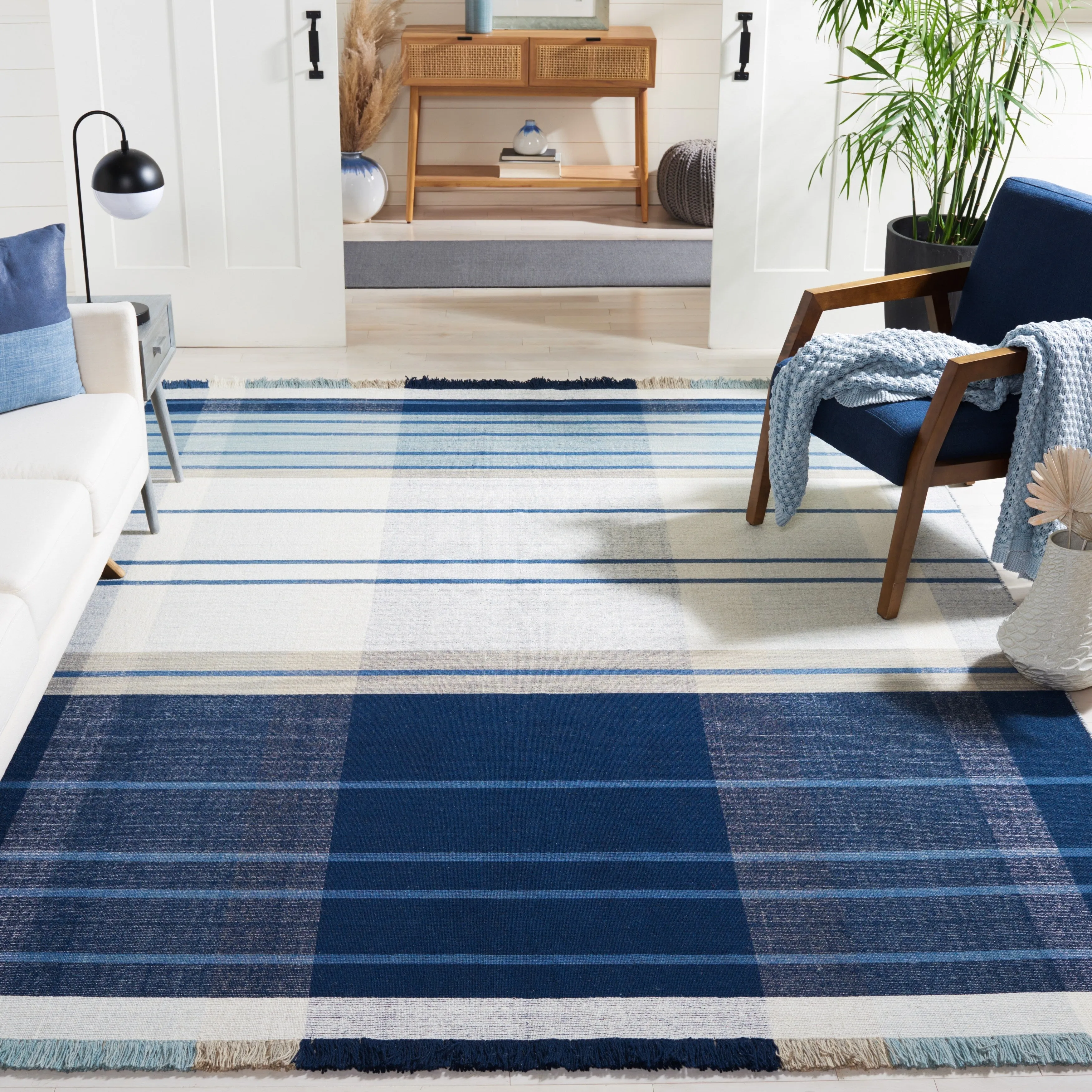 SAFAVIEH Striped Kilim Sharareh Wool Fringe Rug