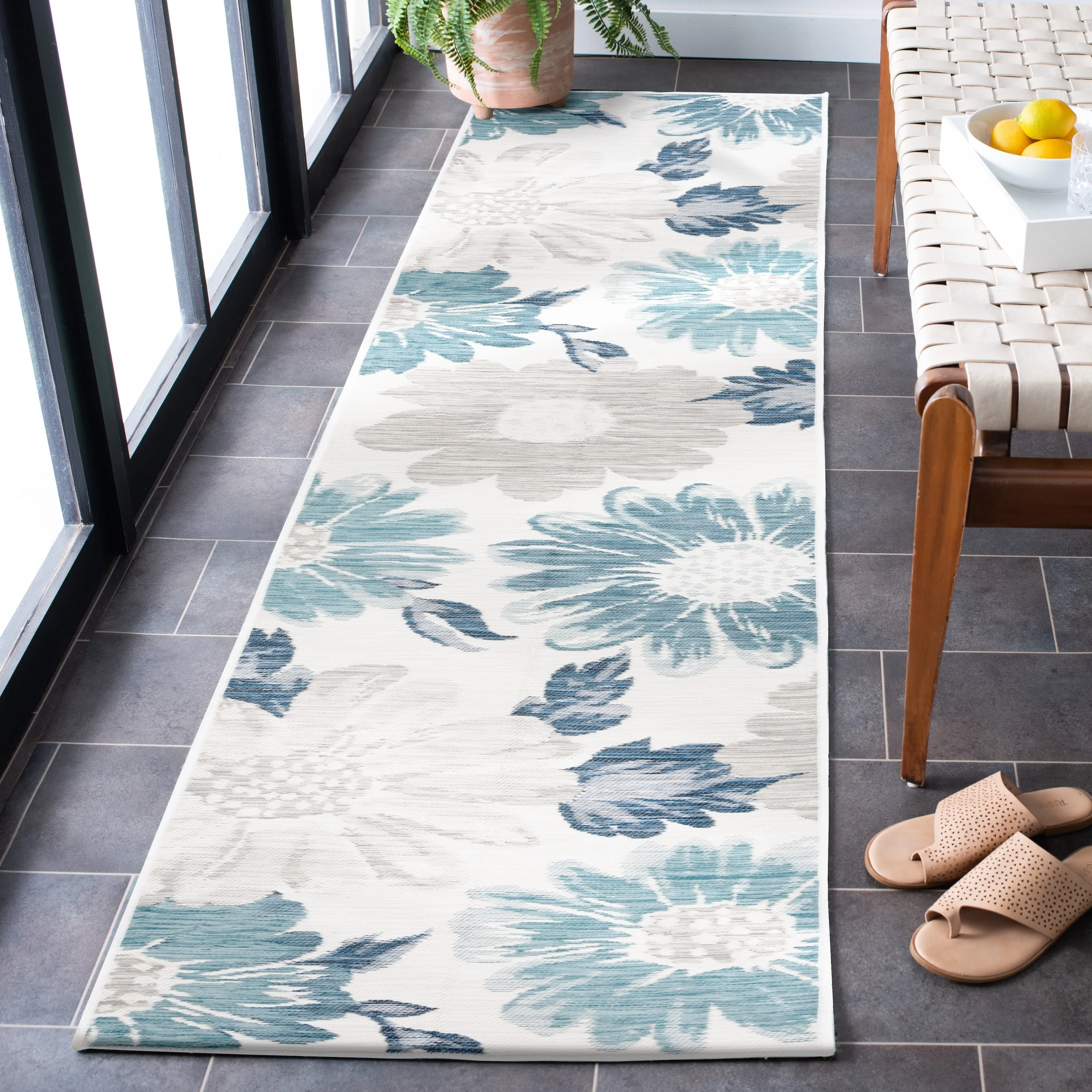 SAFAVIEH Sunrise Rosehilde Indoor/Outdoor Waterproof Rug