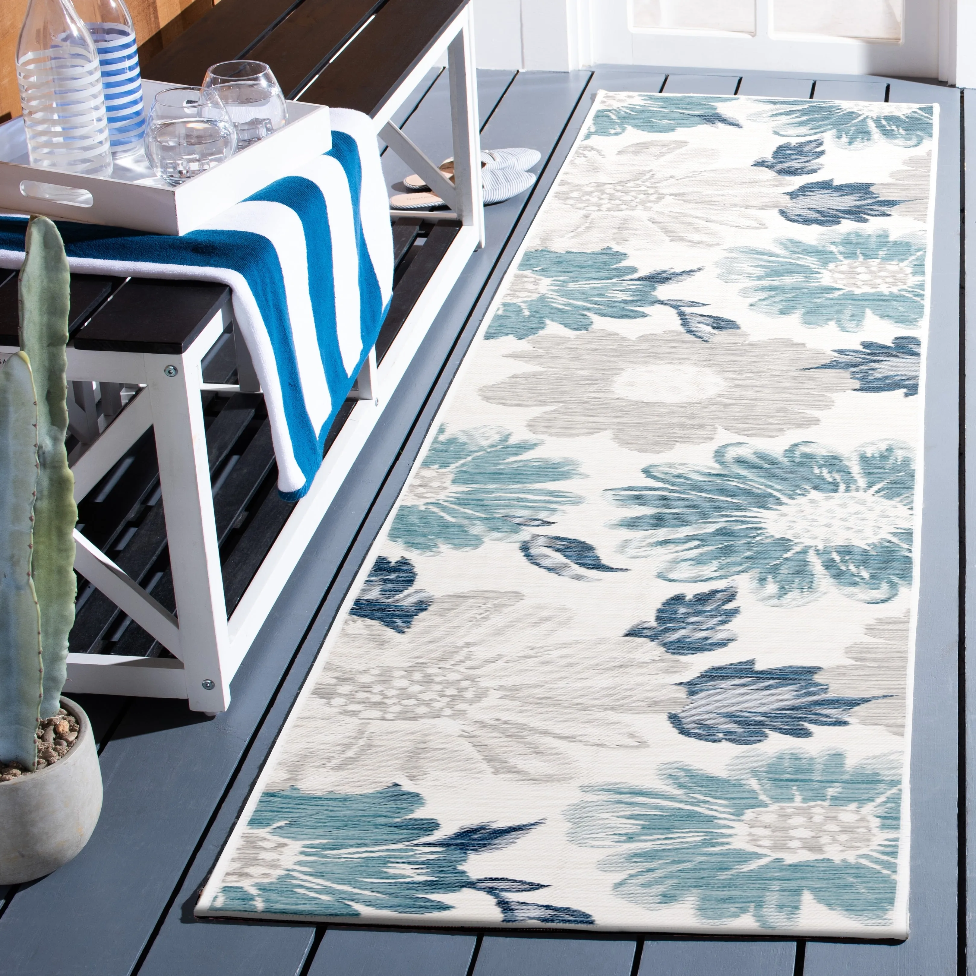 SAFAVIEH Sunrise Rosehilde Indoor/Outdoor Waterproof Rug