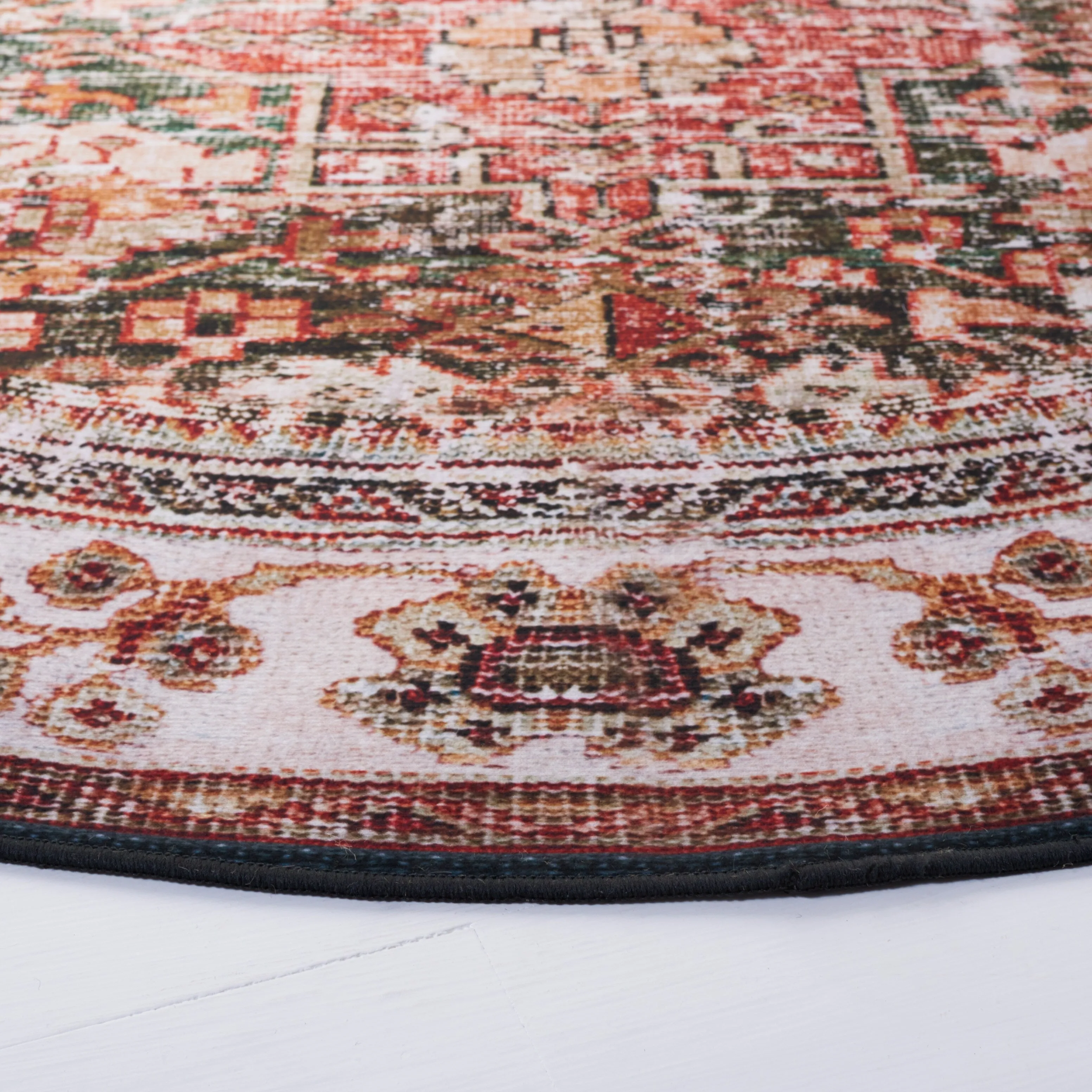 SAFAVIEH Tucson Machine Washable Slip Resistant Gena Oriental Rug