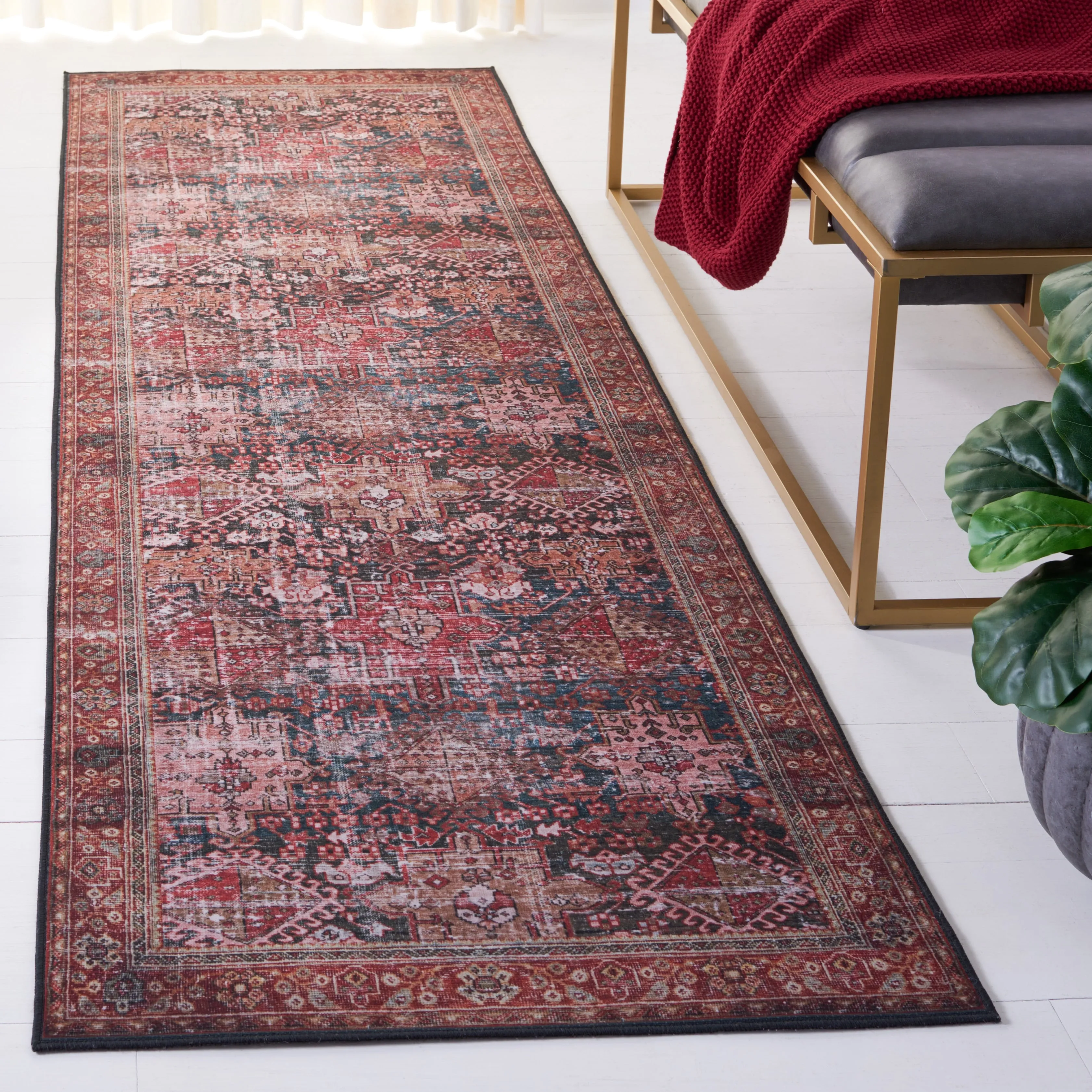 SAFAVIEH Tucson Machine Washable Slip Resistant Gena Oriental Rug