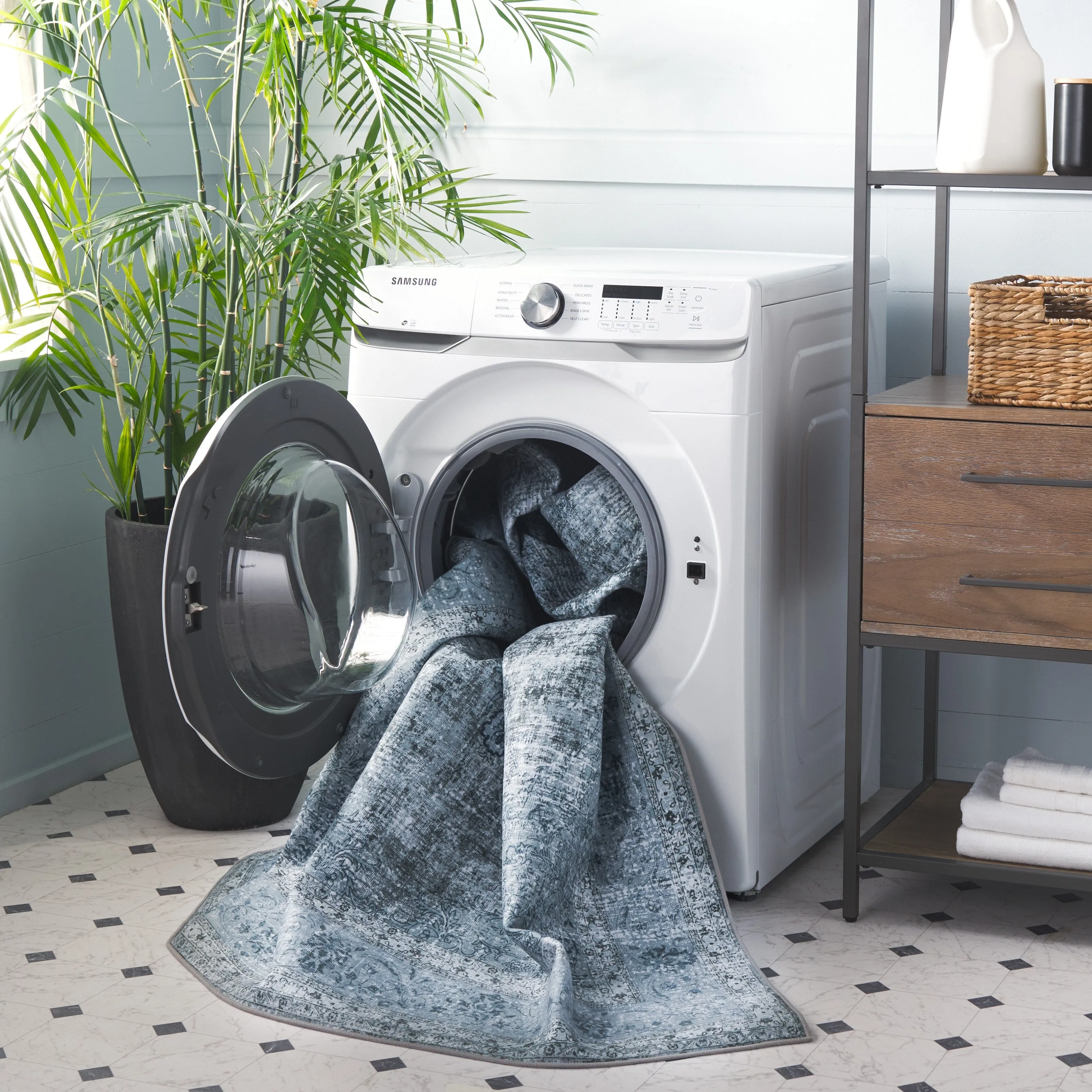 SAFAVIEH Tucson Machine Washable Slip Resistant Genny Oriental Distressed