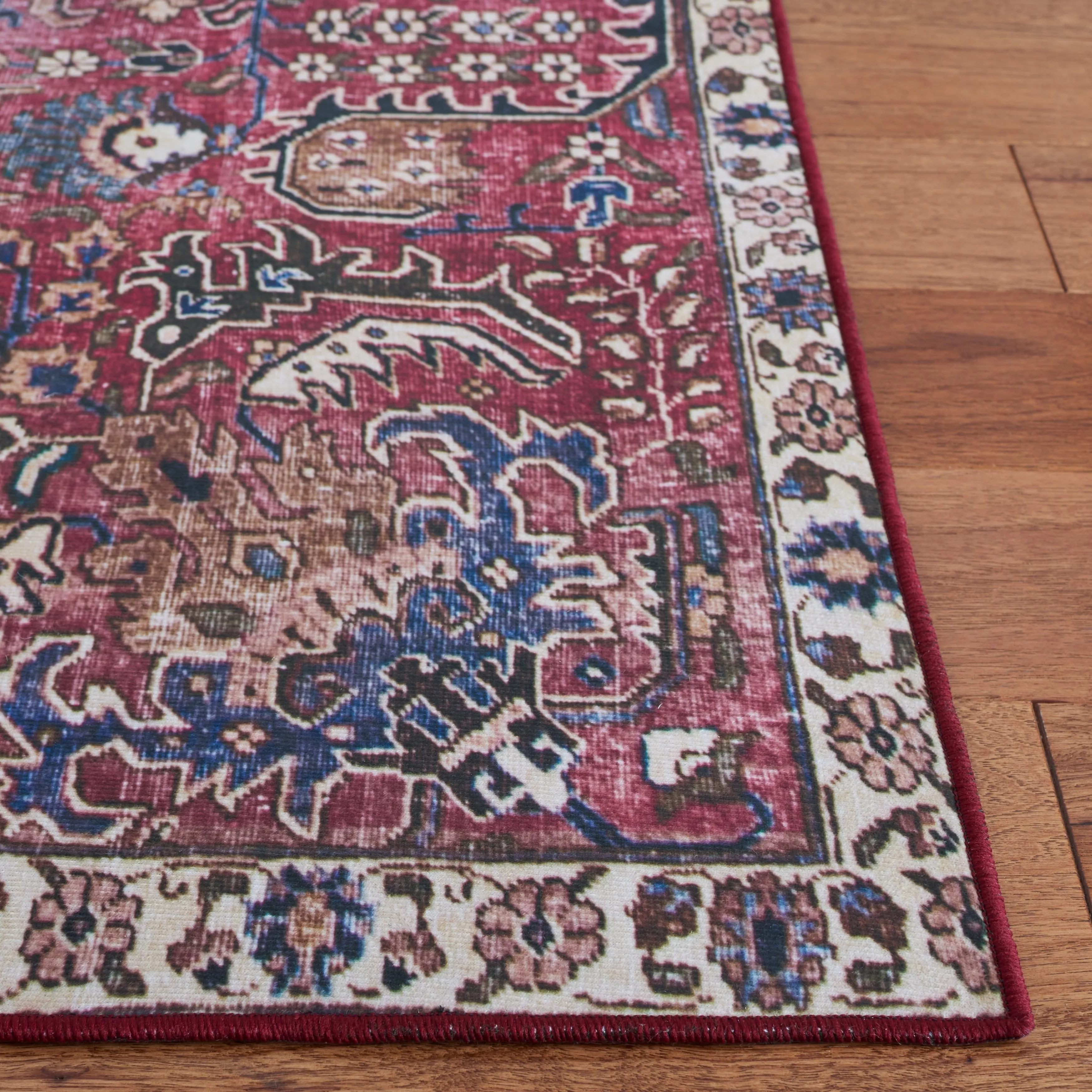 SAFAVIEH Tucson Machine Washable Slip Resistant Loula Oriental Distressed