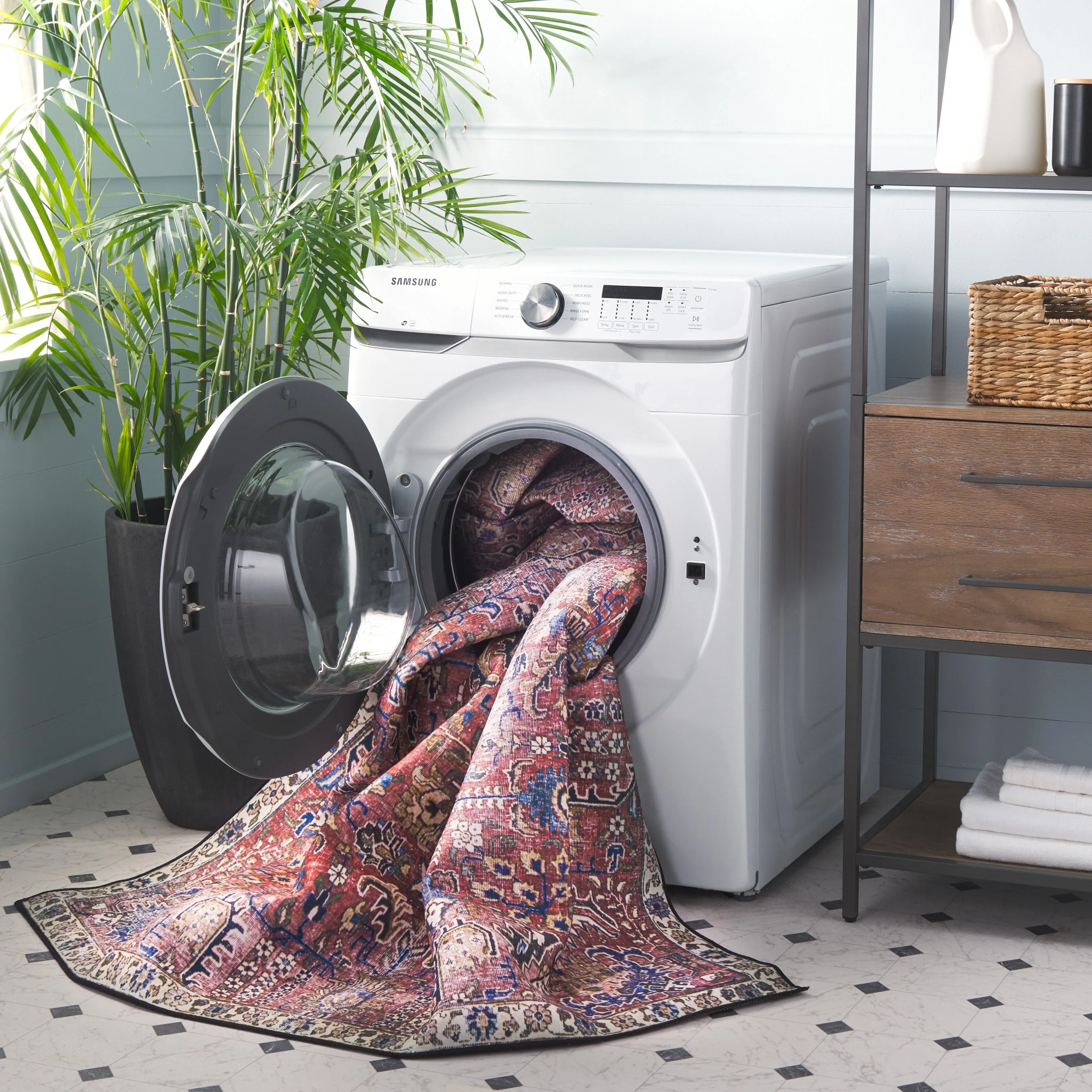 SAFAVIEH Tucson Machine Washable Slip Resistant Loula Oriental Distressed