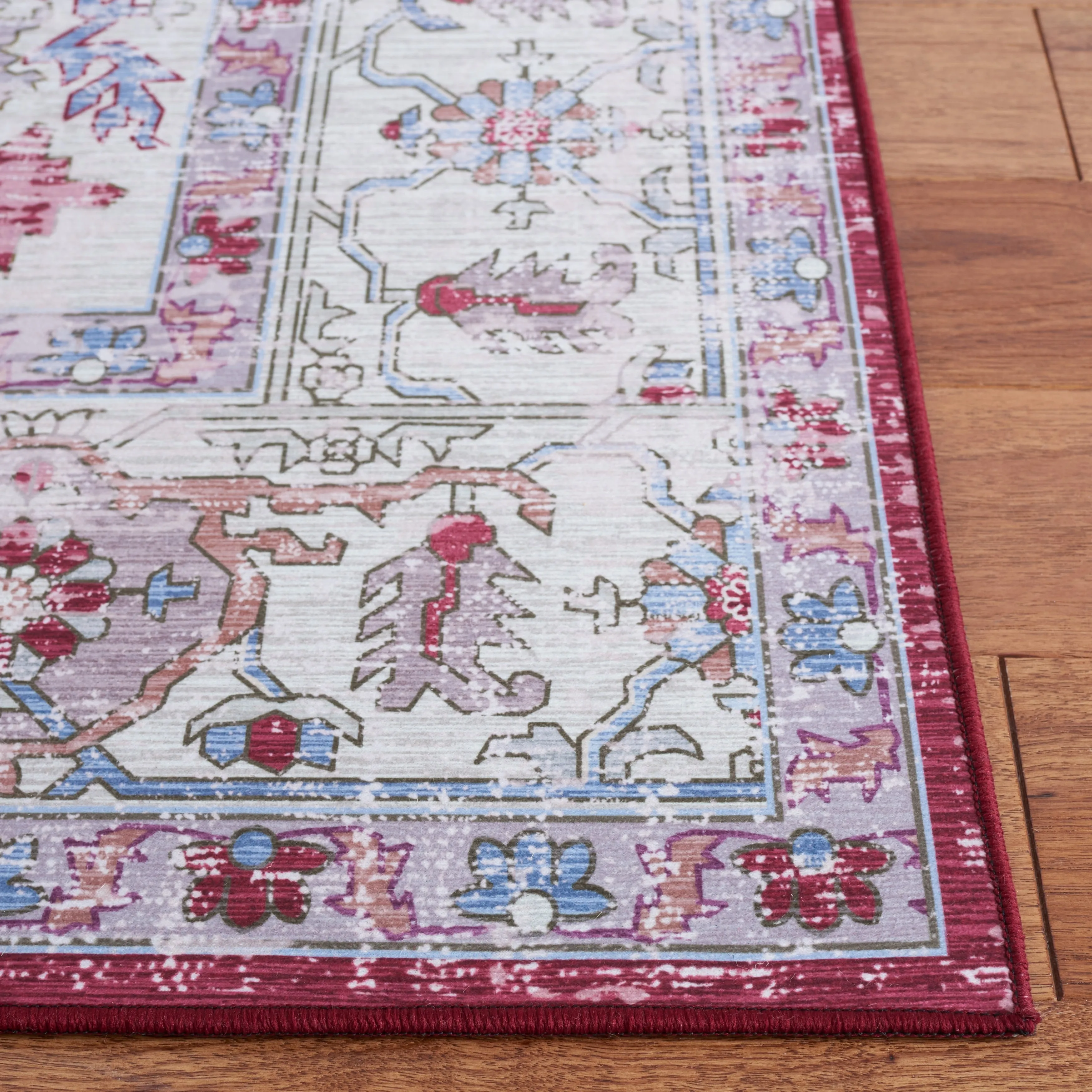 SAFAVIEH Tucson Machine Washable Slip Resistant Salome Oriental Medallion