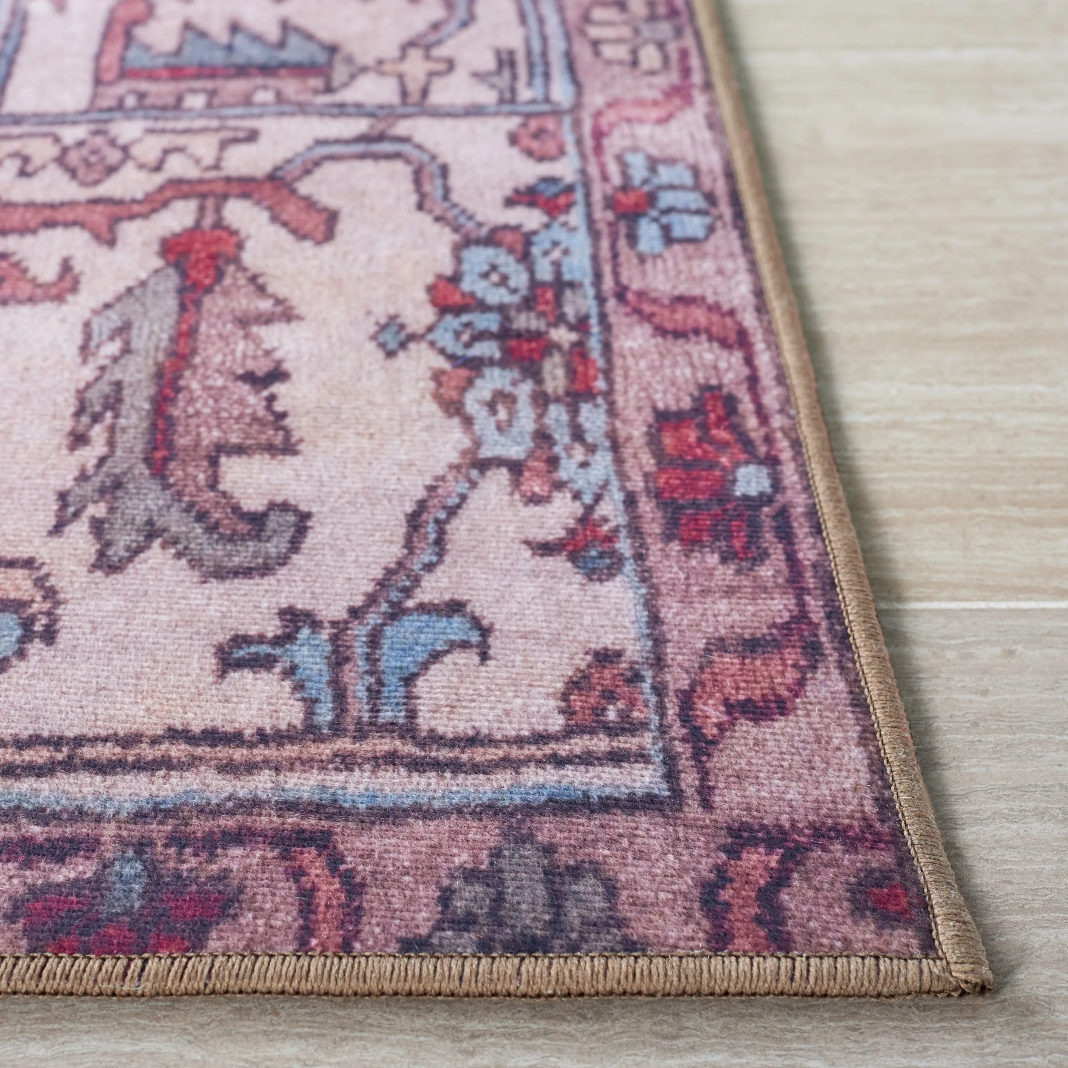 SAFAVIEH Tucson Machine Washable Slip Resistant Salome Oriental Medallion