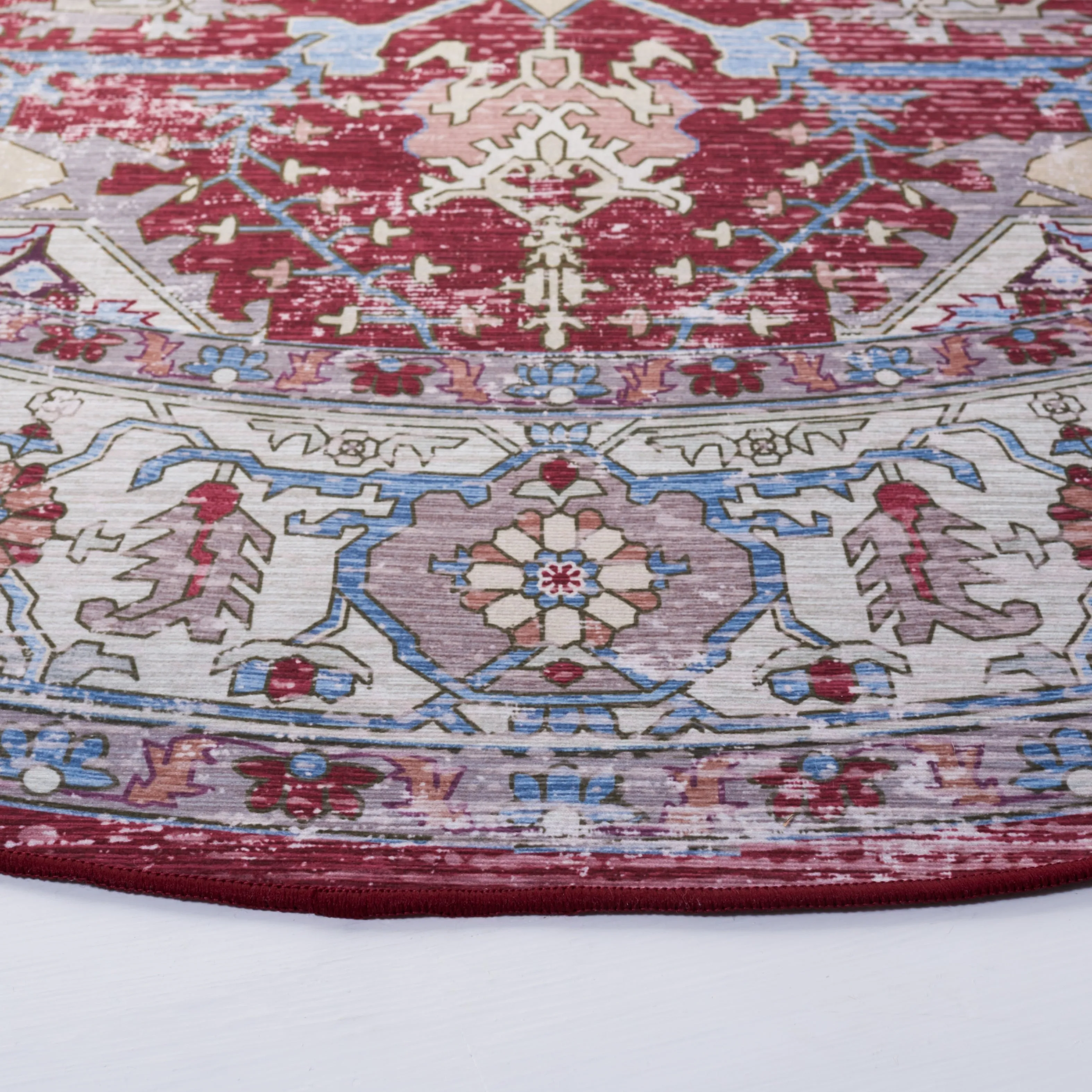 SAFAVIEH Tucson Machine Washable Slip Resistant Salome Oriental Medallion