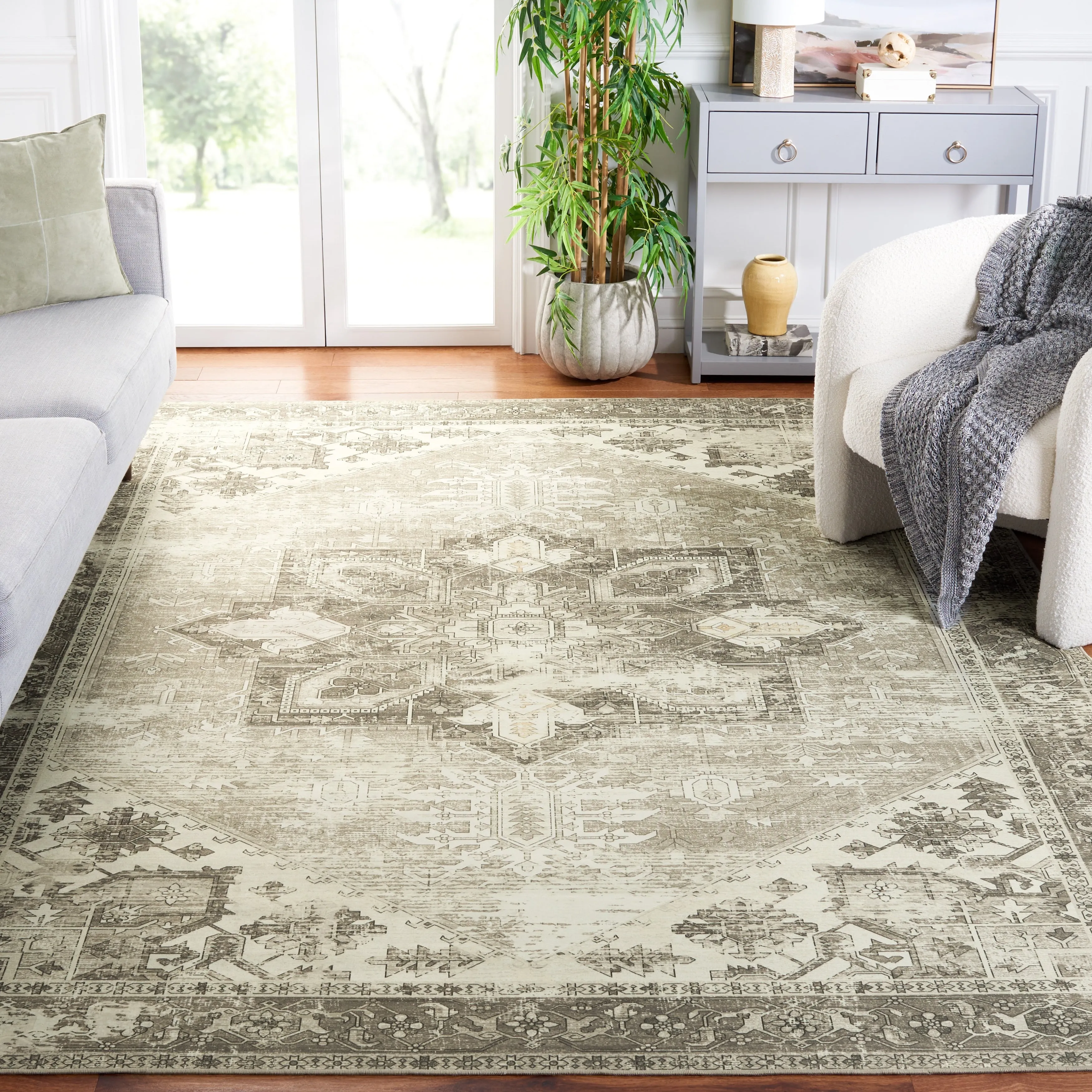 SAFAVIEH. Tucson Machine Washable Slip Resistant Therese Oriental Medallion