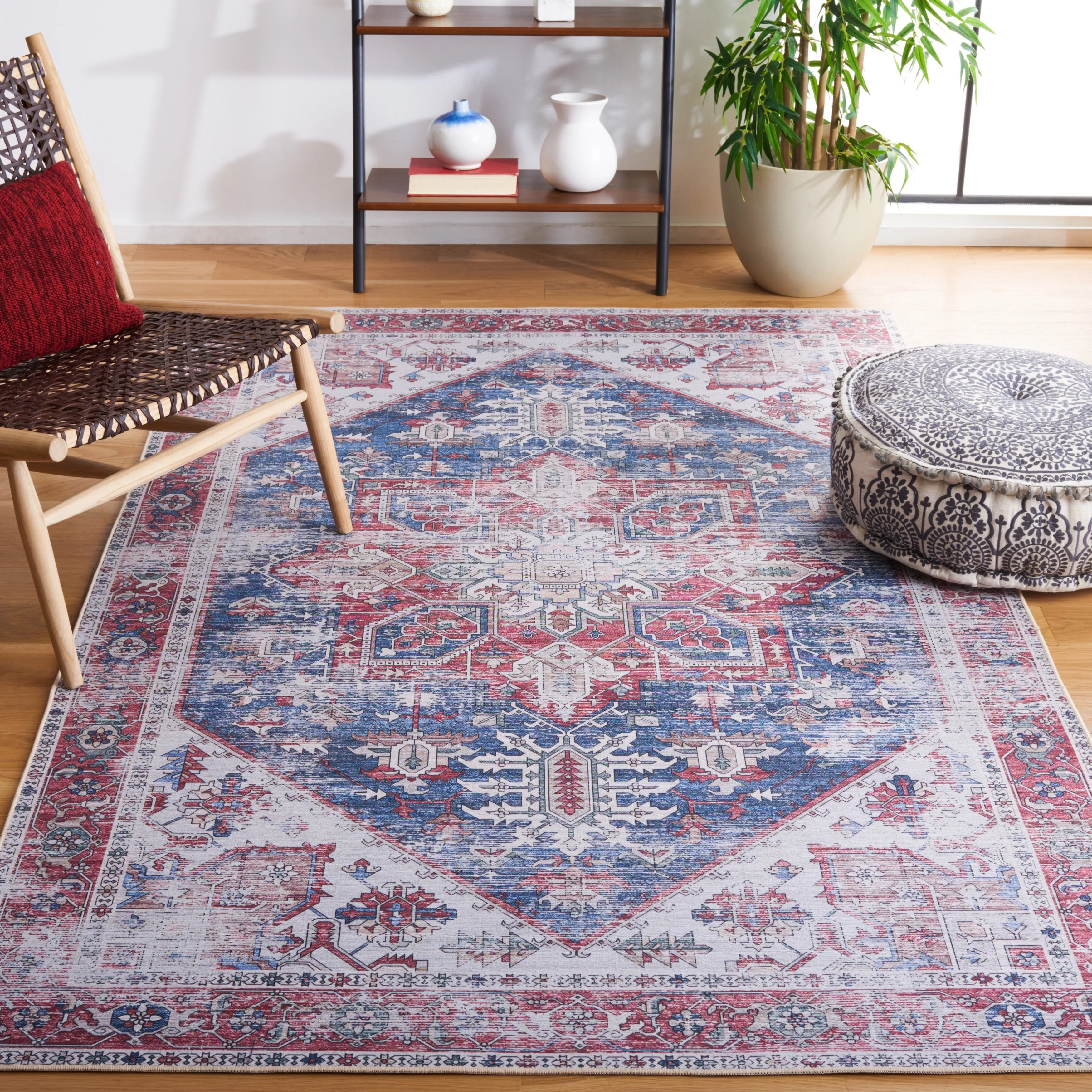 SAFAVIEH. Tucson Machine Washable Slip Resistant Therese Oriental Medallion