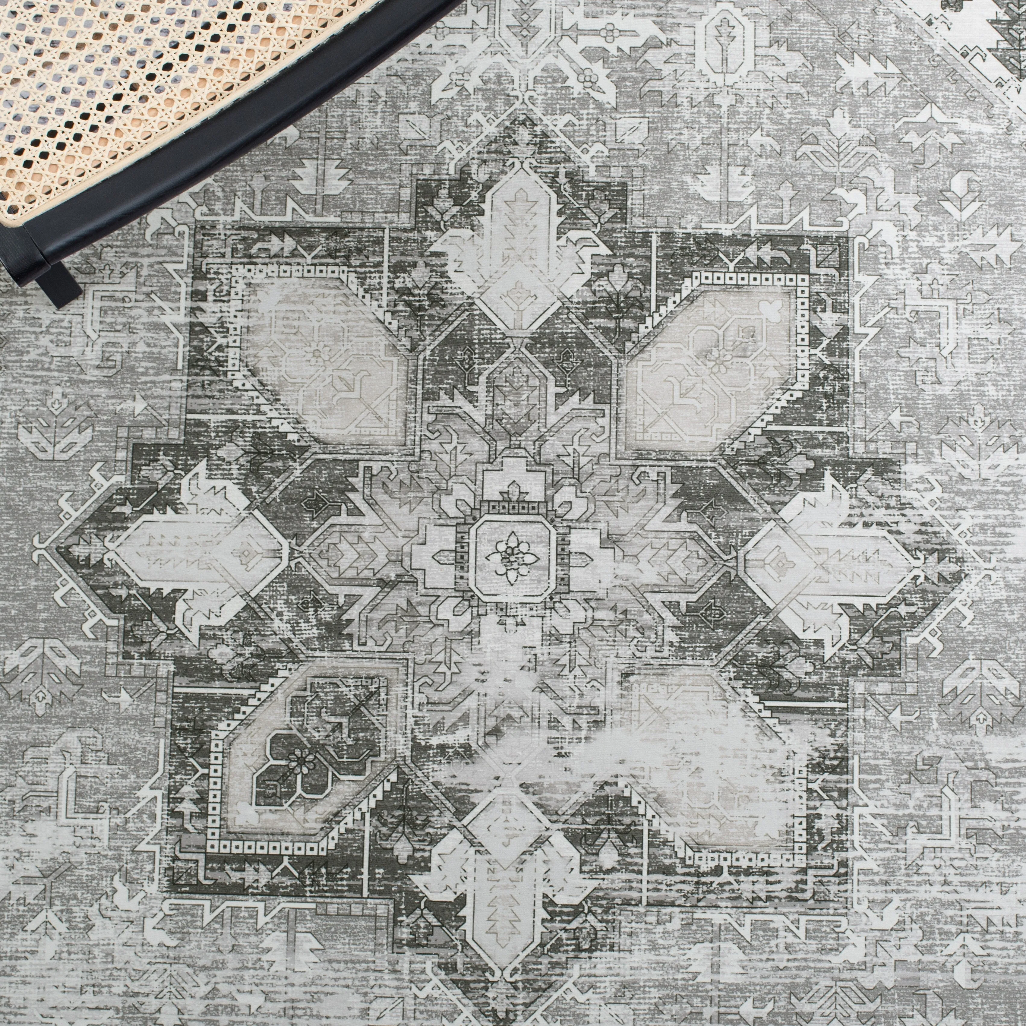 SAFAVIEH. Tucson Machine Washable Slip Resistant Therese Oriental Medallion