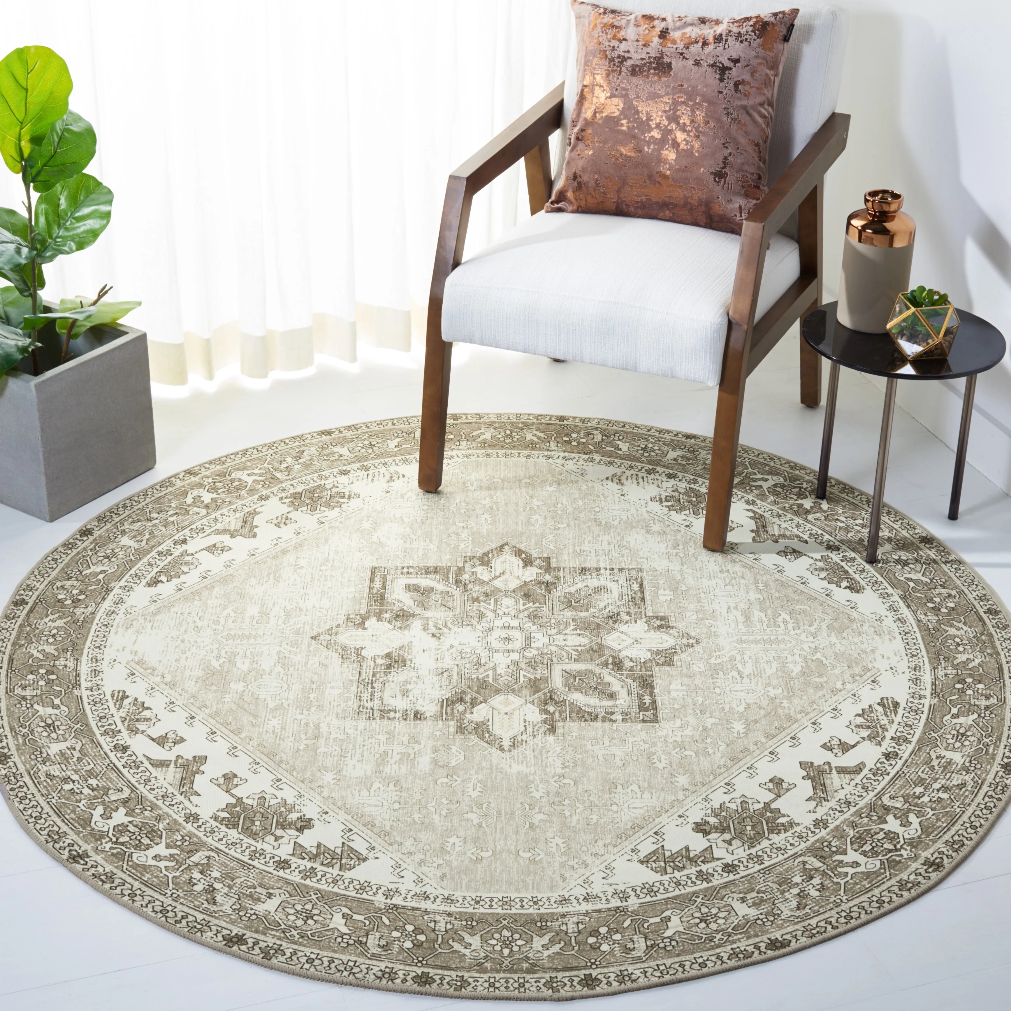 SAFAVIEH. Tucson Machine Washable Slip Resistant Therese Oriental Medallion