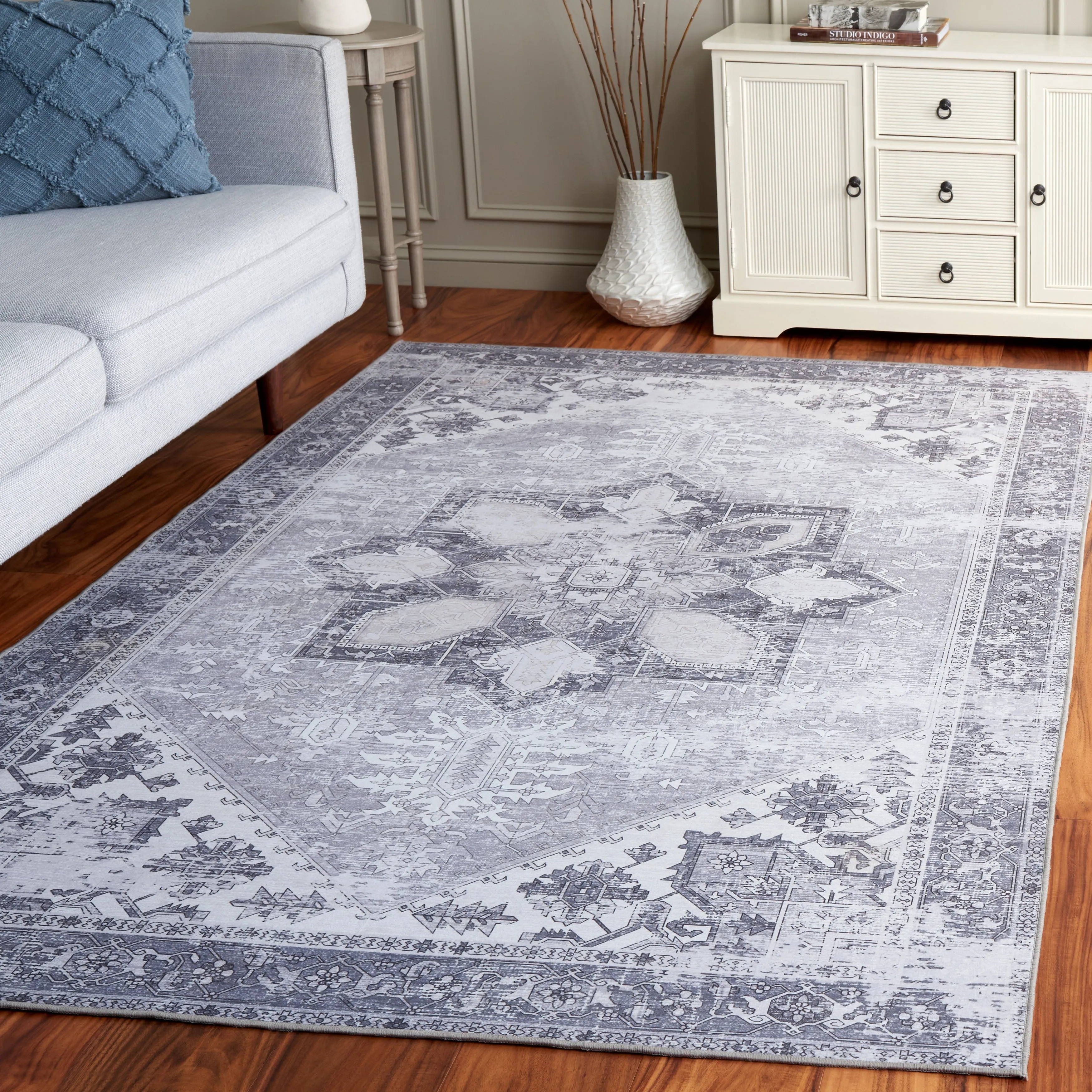 SAFAVIEH. Tucson Machine Washable Slip Resistant Therese Oriental Medallion