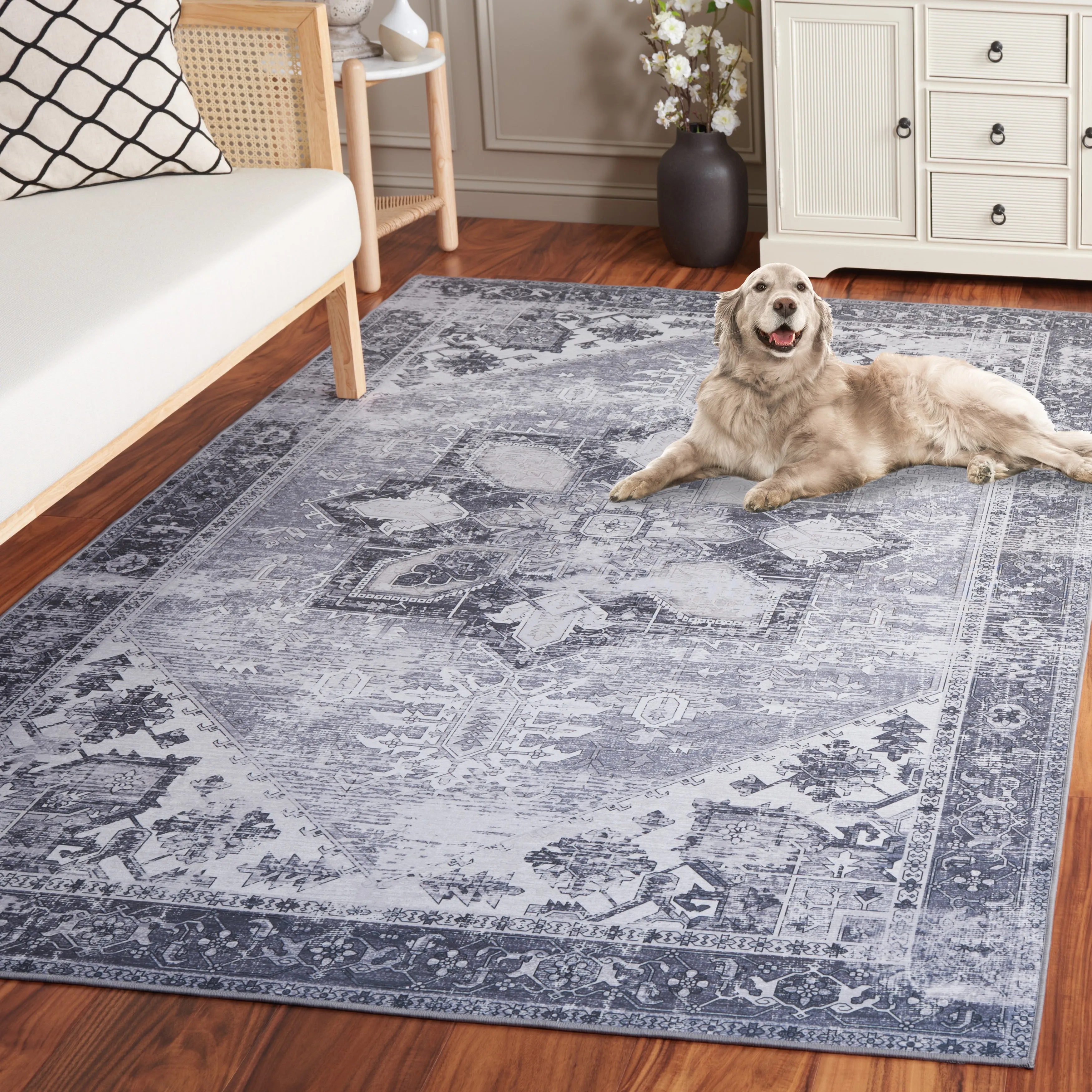 SAFAVIEH. Tucson Machine Washable Slip Resistant Therese Oriental Medallion