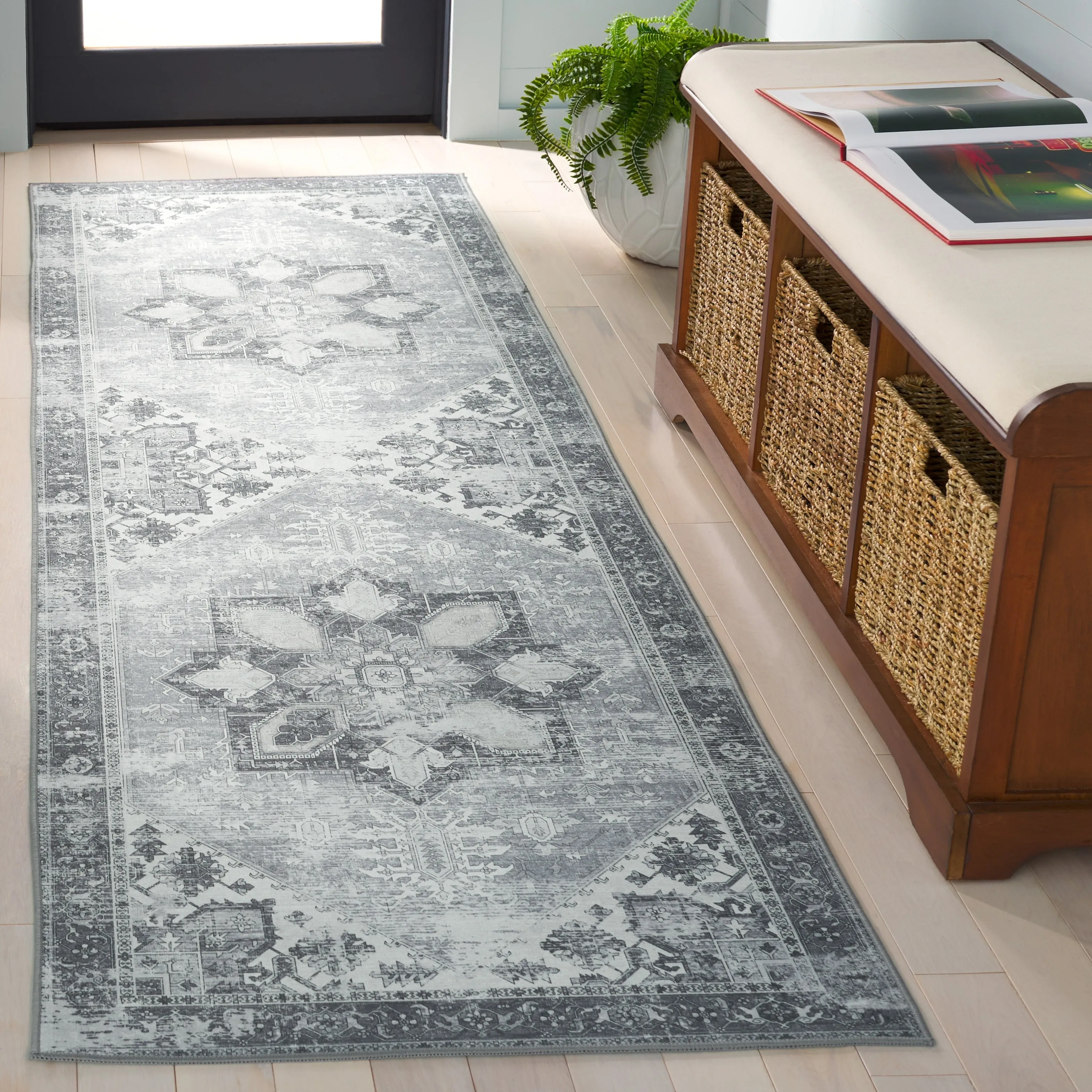 SAFAVIEH. Tucson Machine Washable Slip Resistant Therese Oriental Medallion