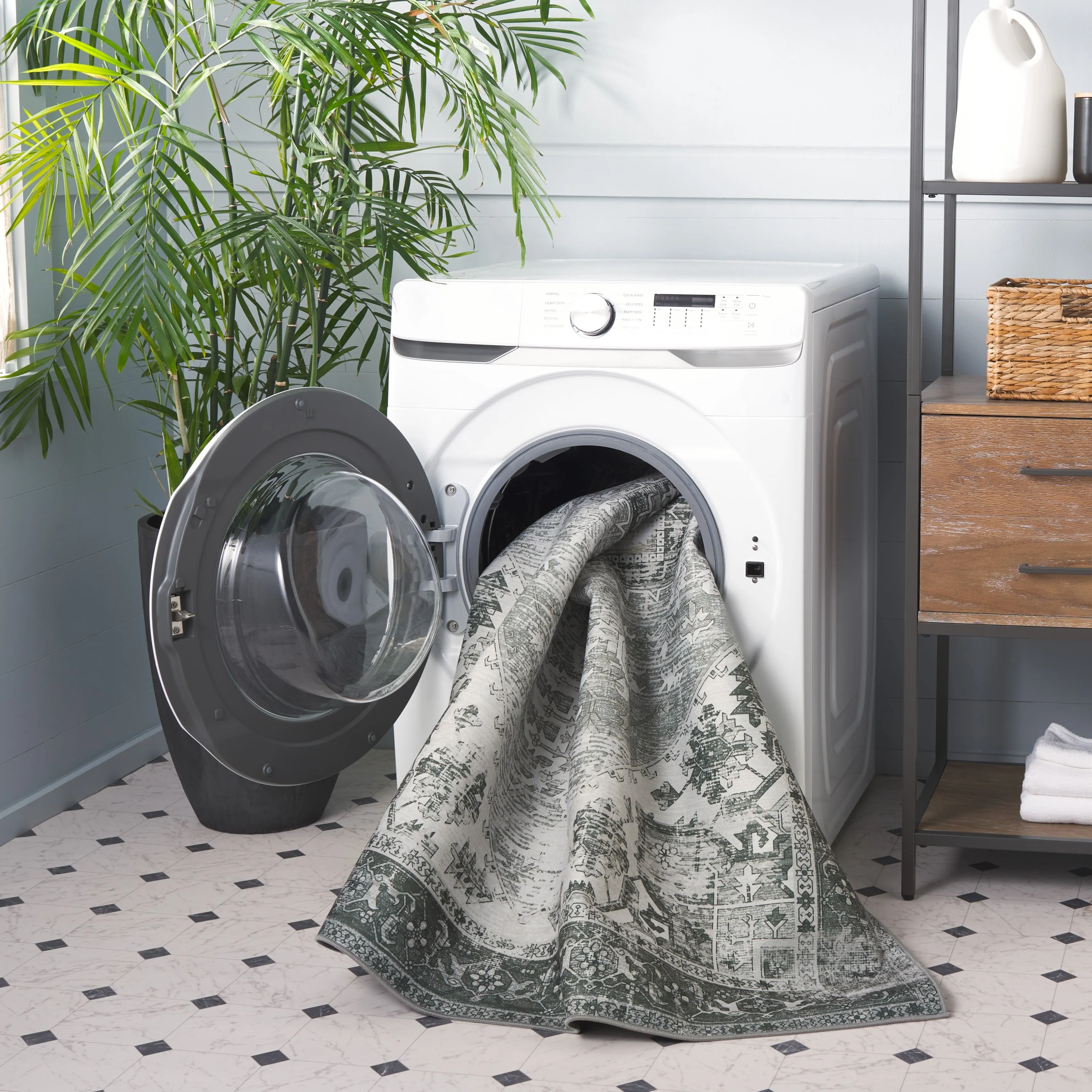 SAFAVIEH. Tucson Machine Washable Slip Resistant Therese Oriental Medallion