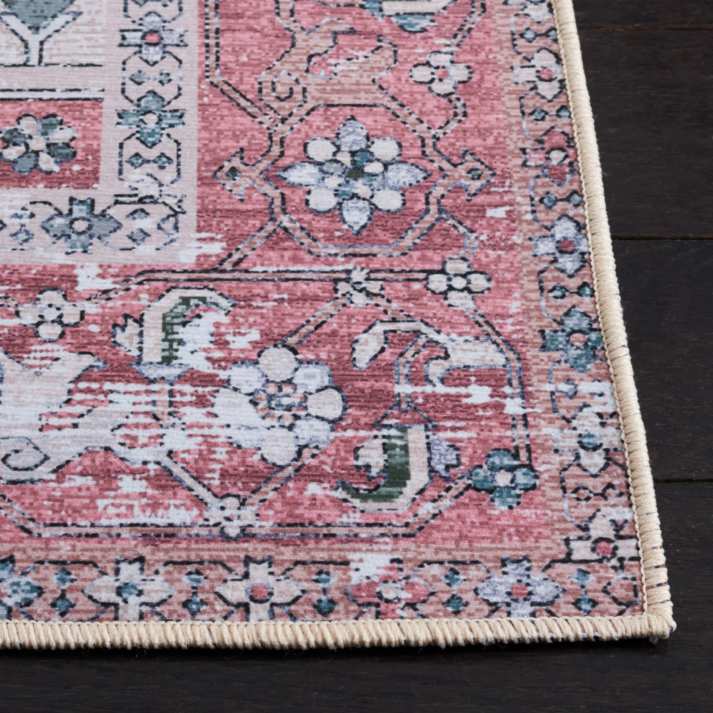 SAFAVIEH. Tucson Machine Washable Slip Resistant Therese Oriental Medallion