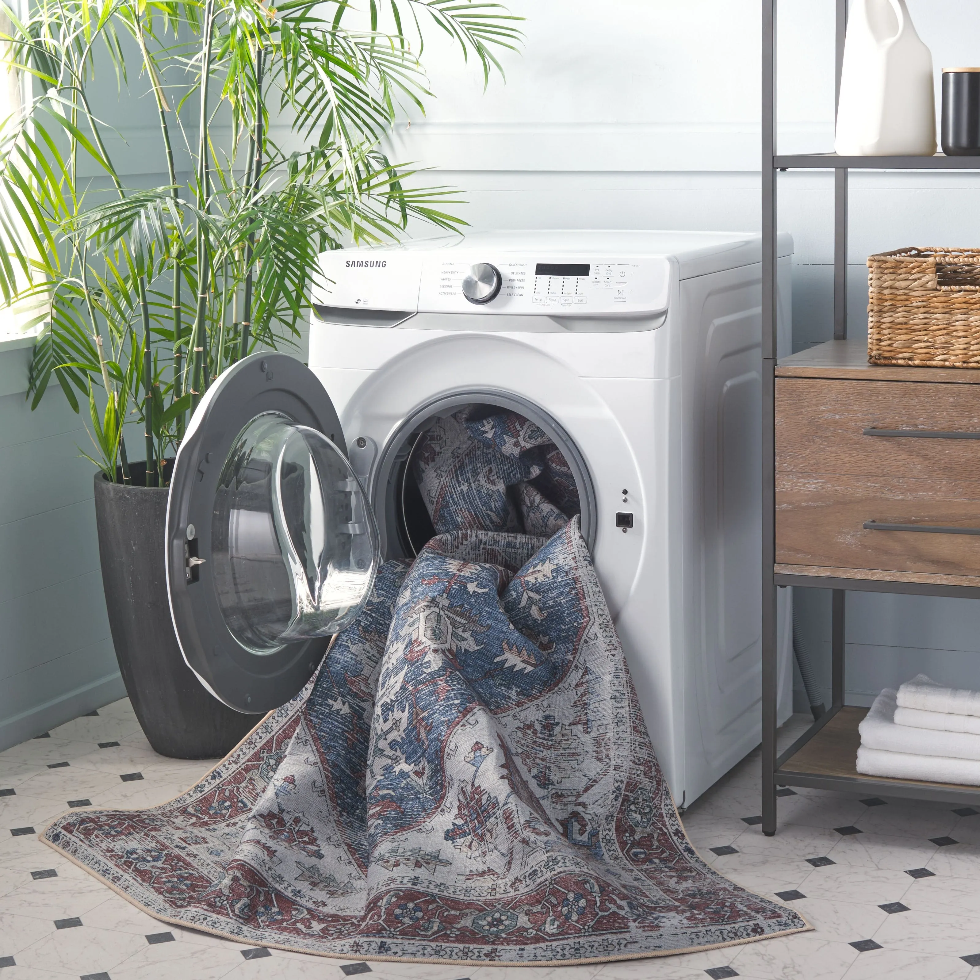 SAFAVIEH. Tucson Machine Washable Slip Resistant Therese Oriental Medallion