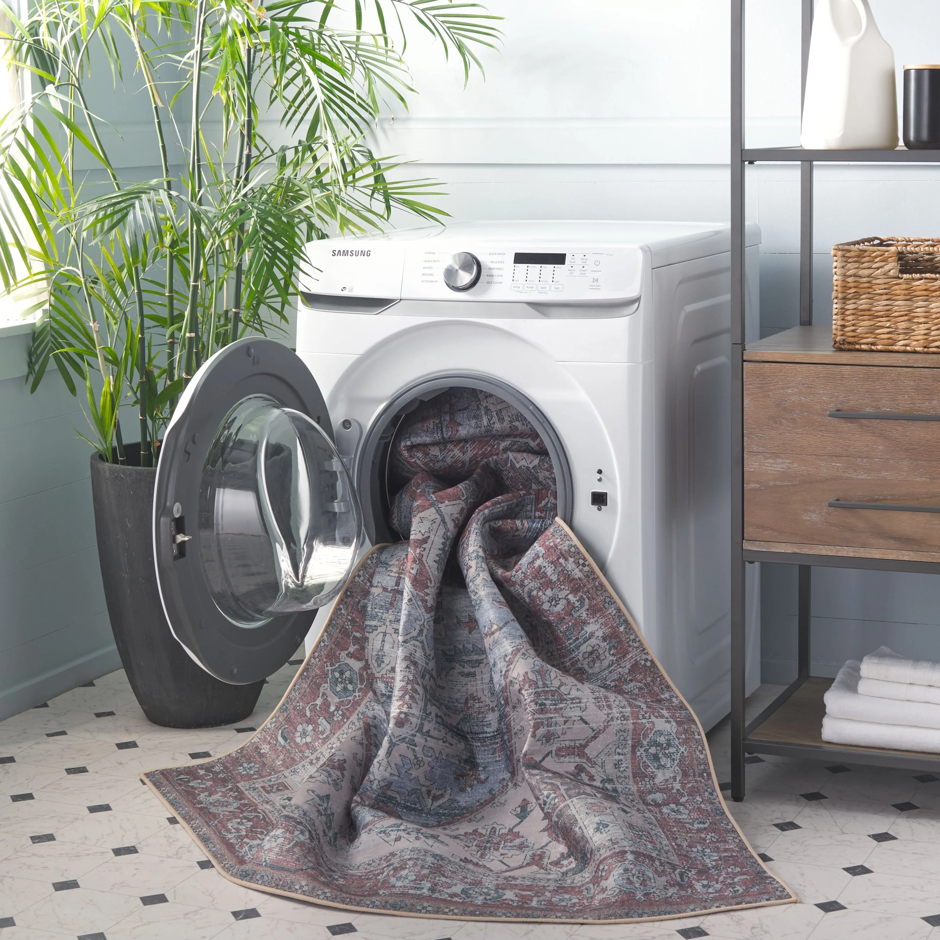 SAFAVIEH. Tucson Machine Washable Slip Resistant Therese Oriental Medallion