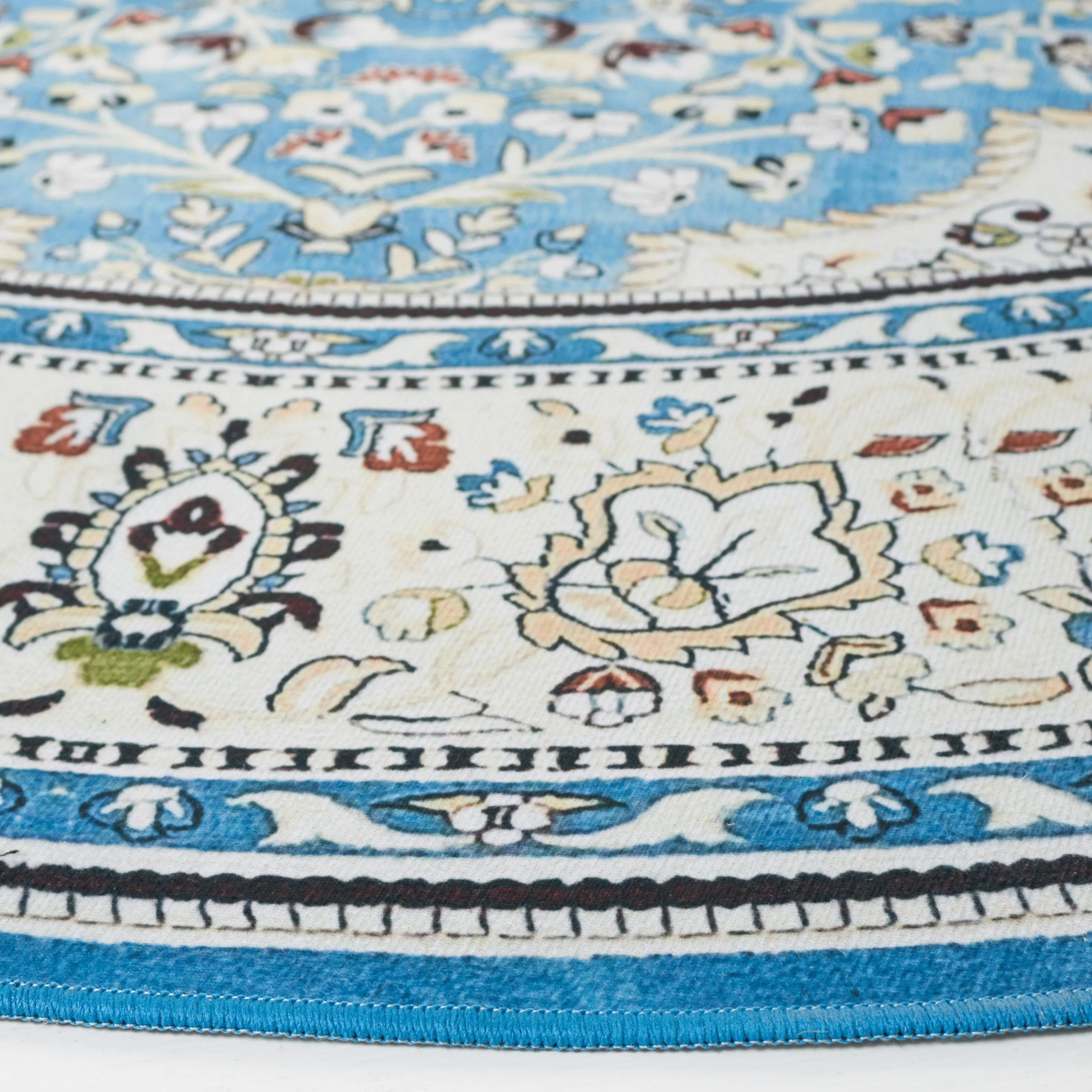 SAFAVIEH Tucson Machine Washable Slip Resistant Willa Traditional Rug