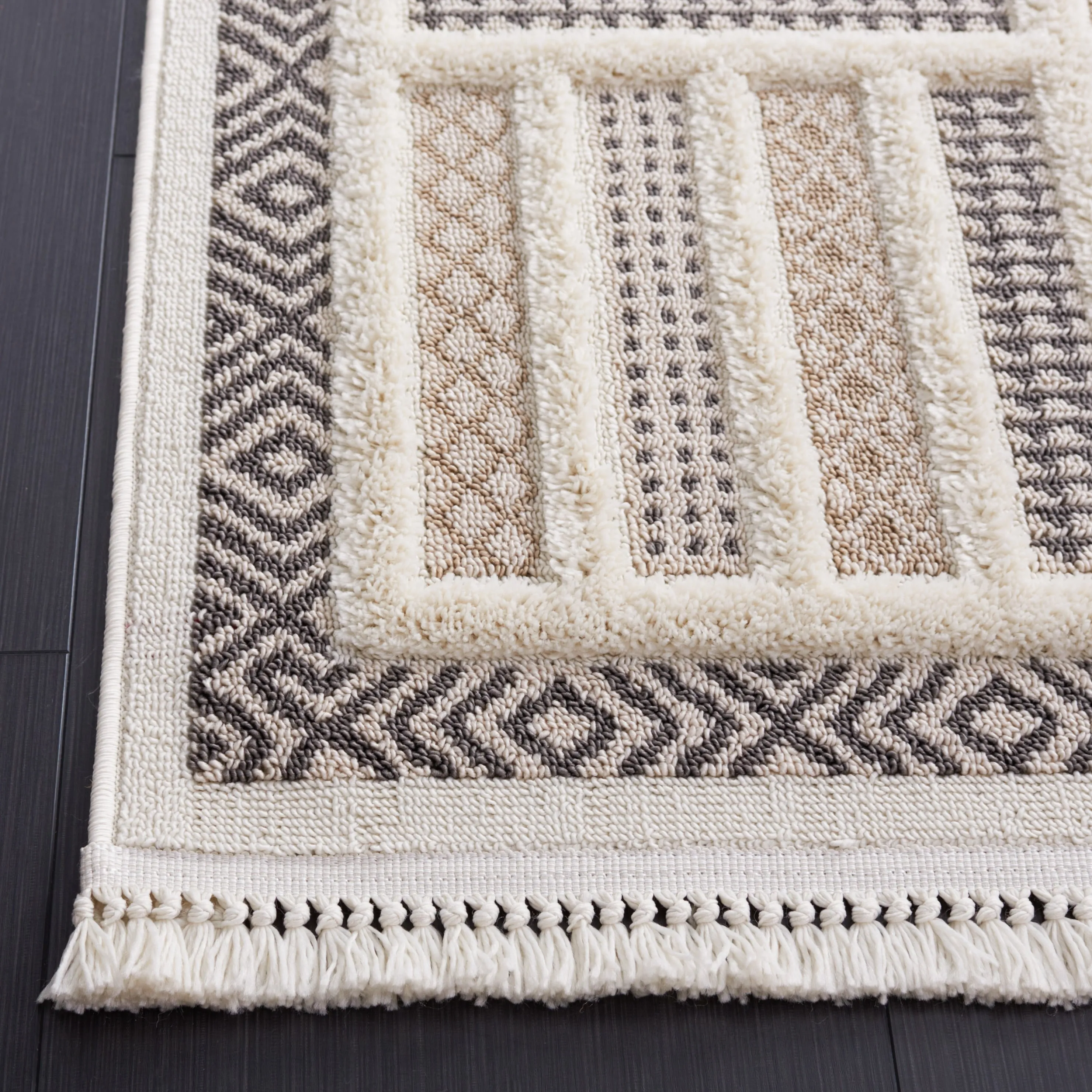 SAFAVIEH Urban Smriti Geometric Rug