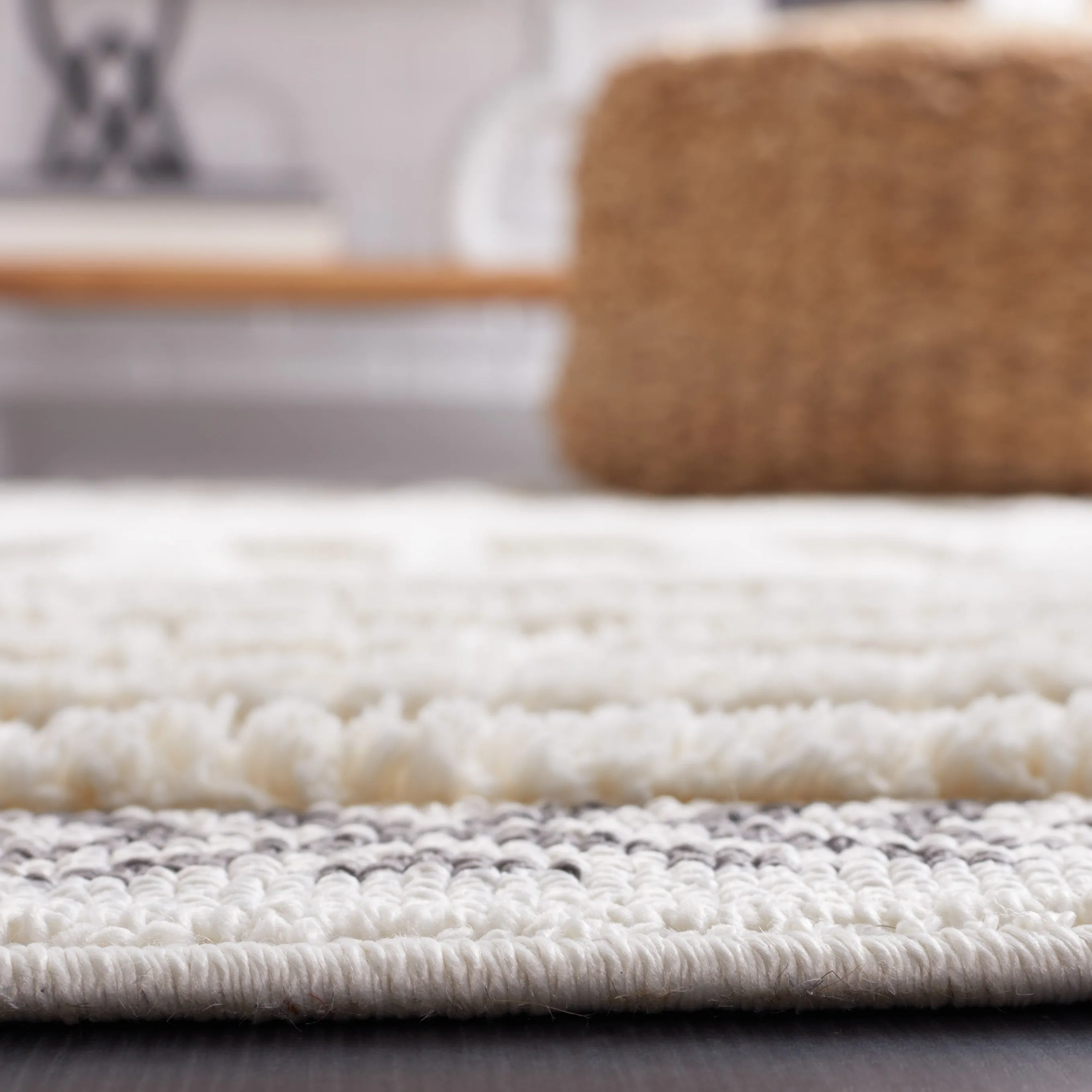 SAFAVIEH Urban Smriti Geometric Rug