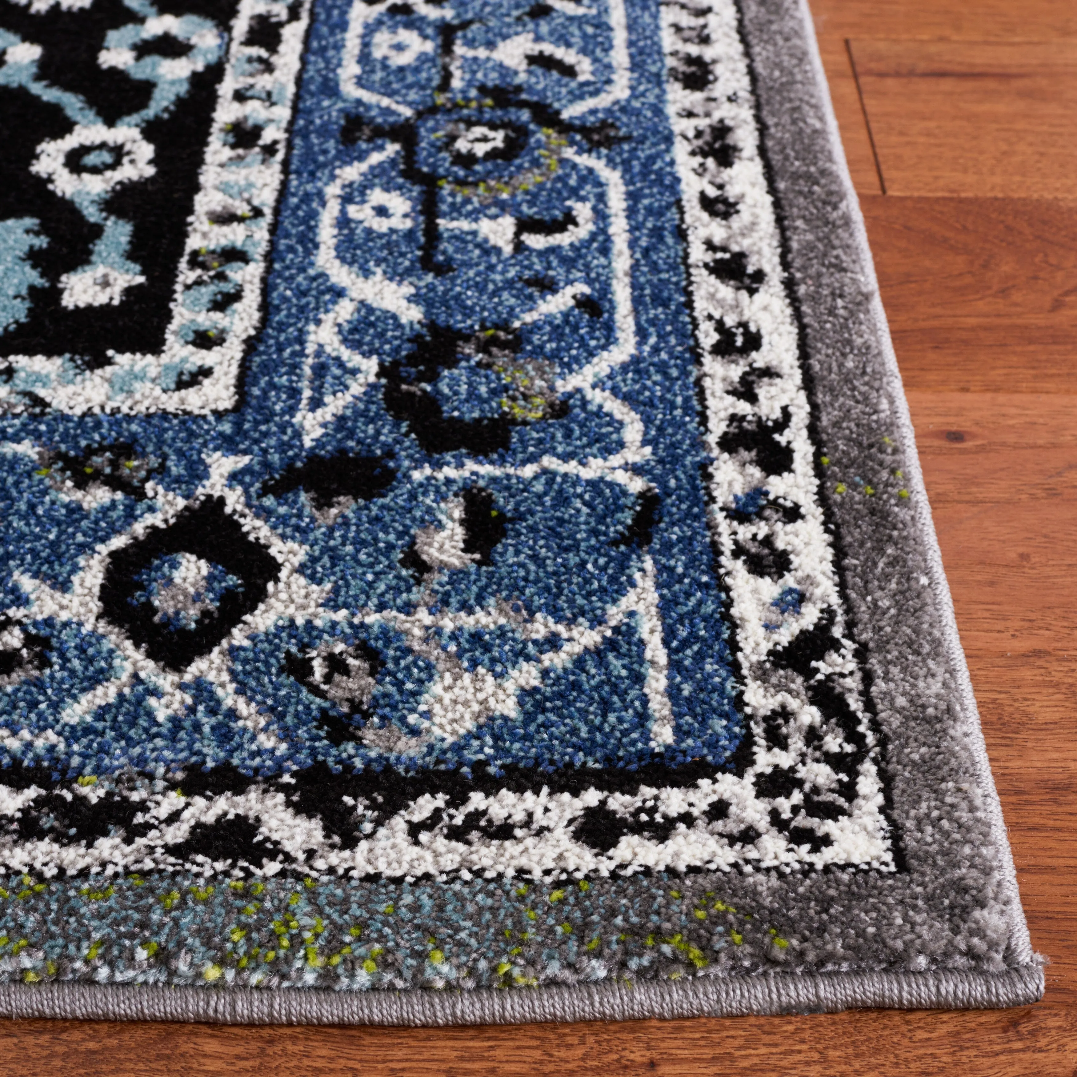 SAFAVIEH Vintage Hamadan Madge Rug