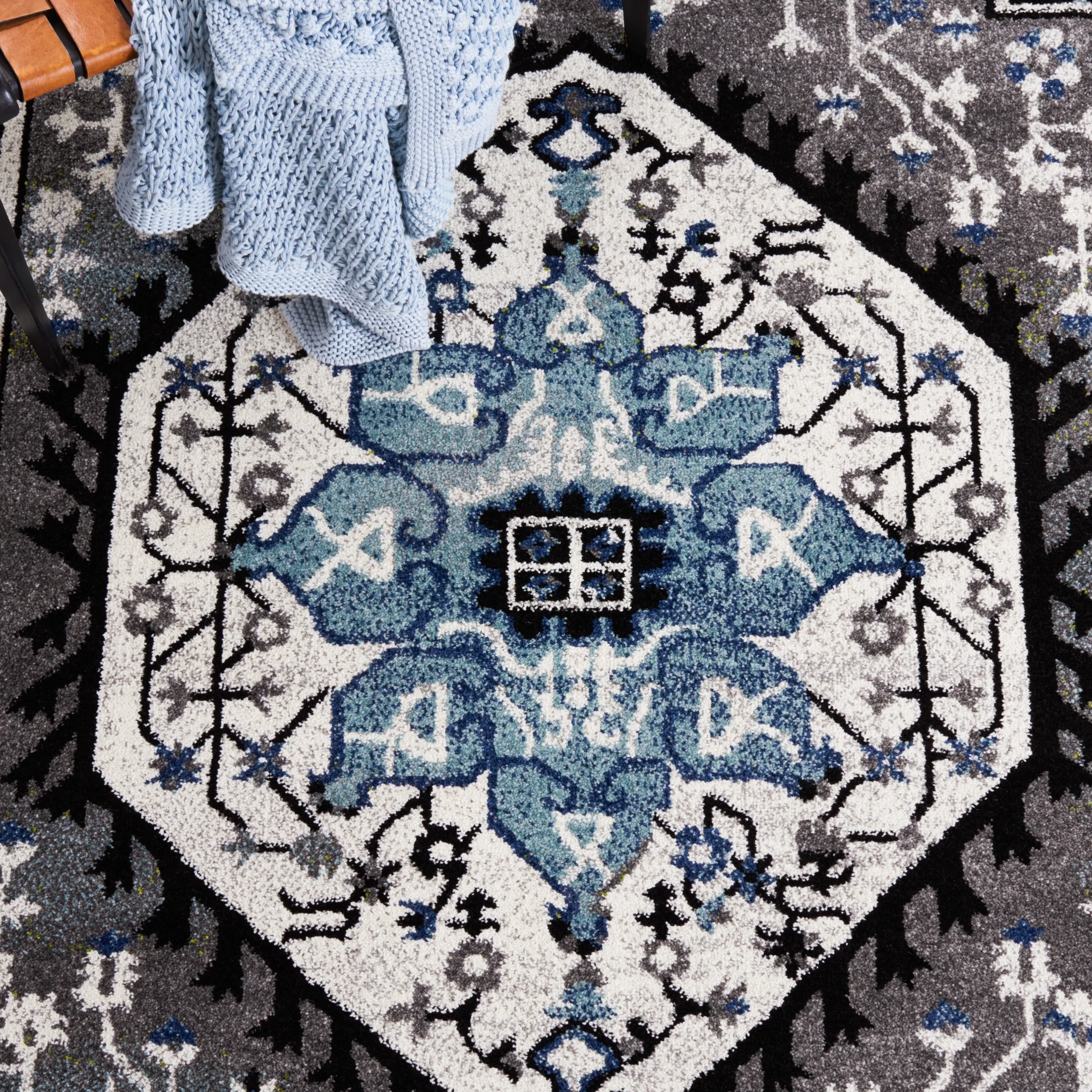 SAFAVIEH Vintage Hamadan Madge Rug
