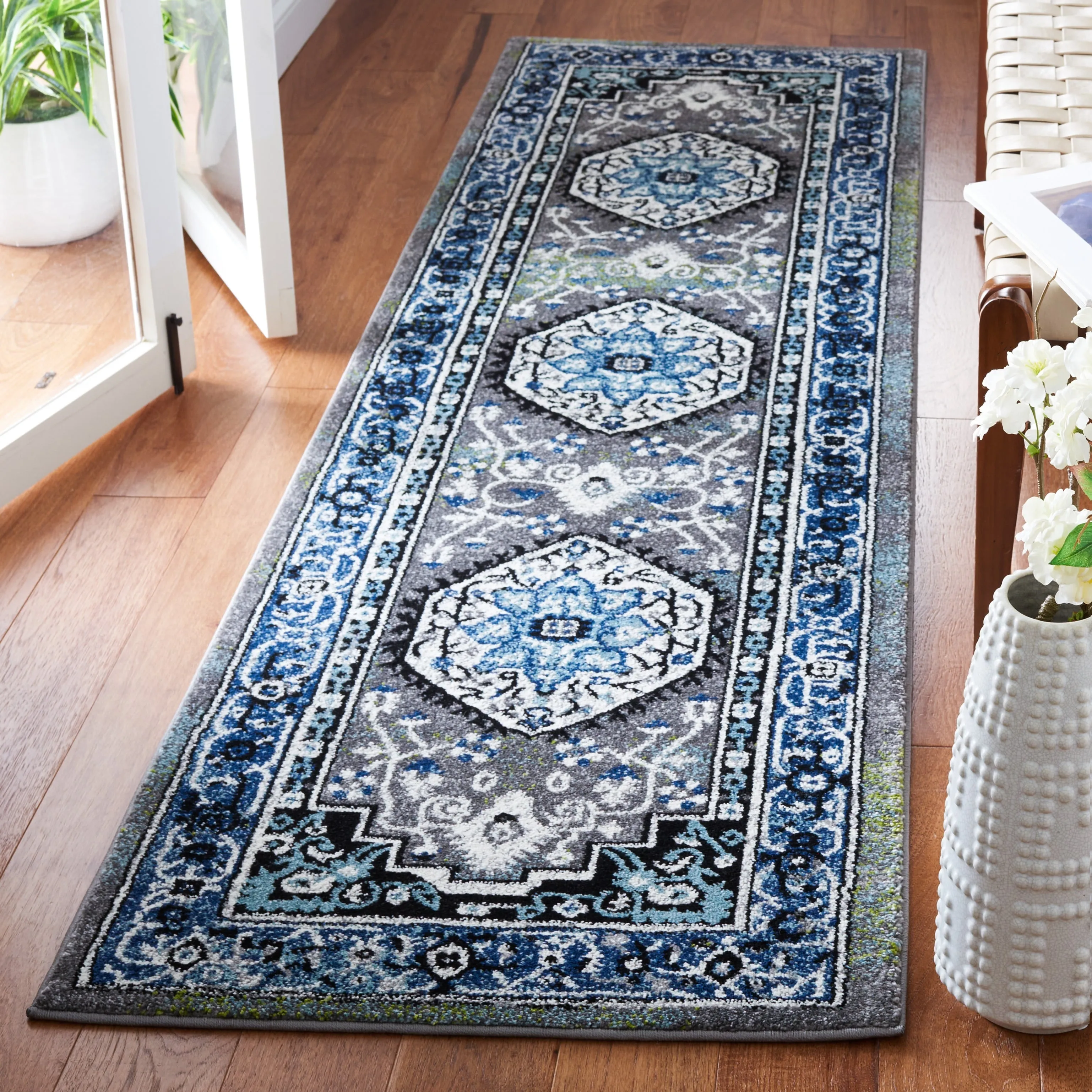SAFAVIEH Vintage Hamadan Madge Rug