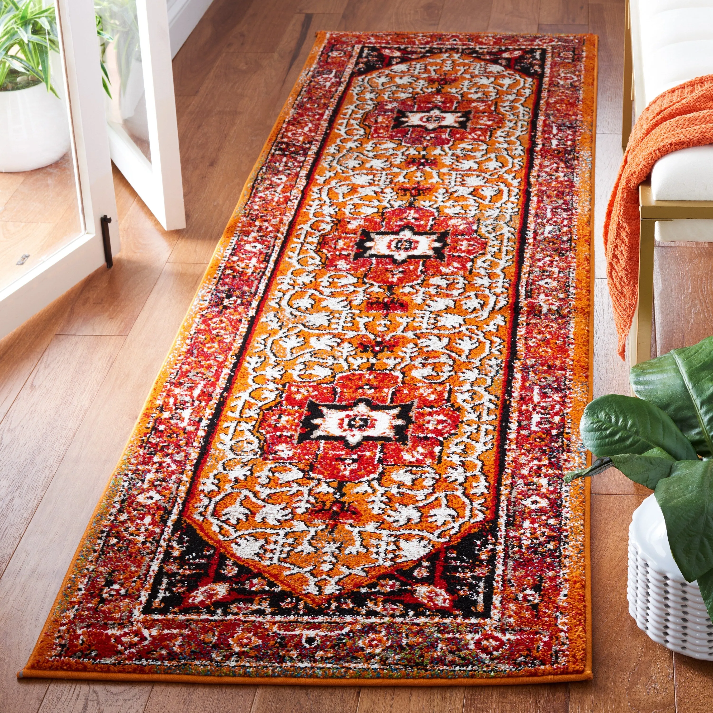SAFAVIEH Vintage Hamadan Namita Traditional Oriental Medallion Rug