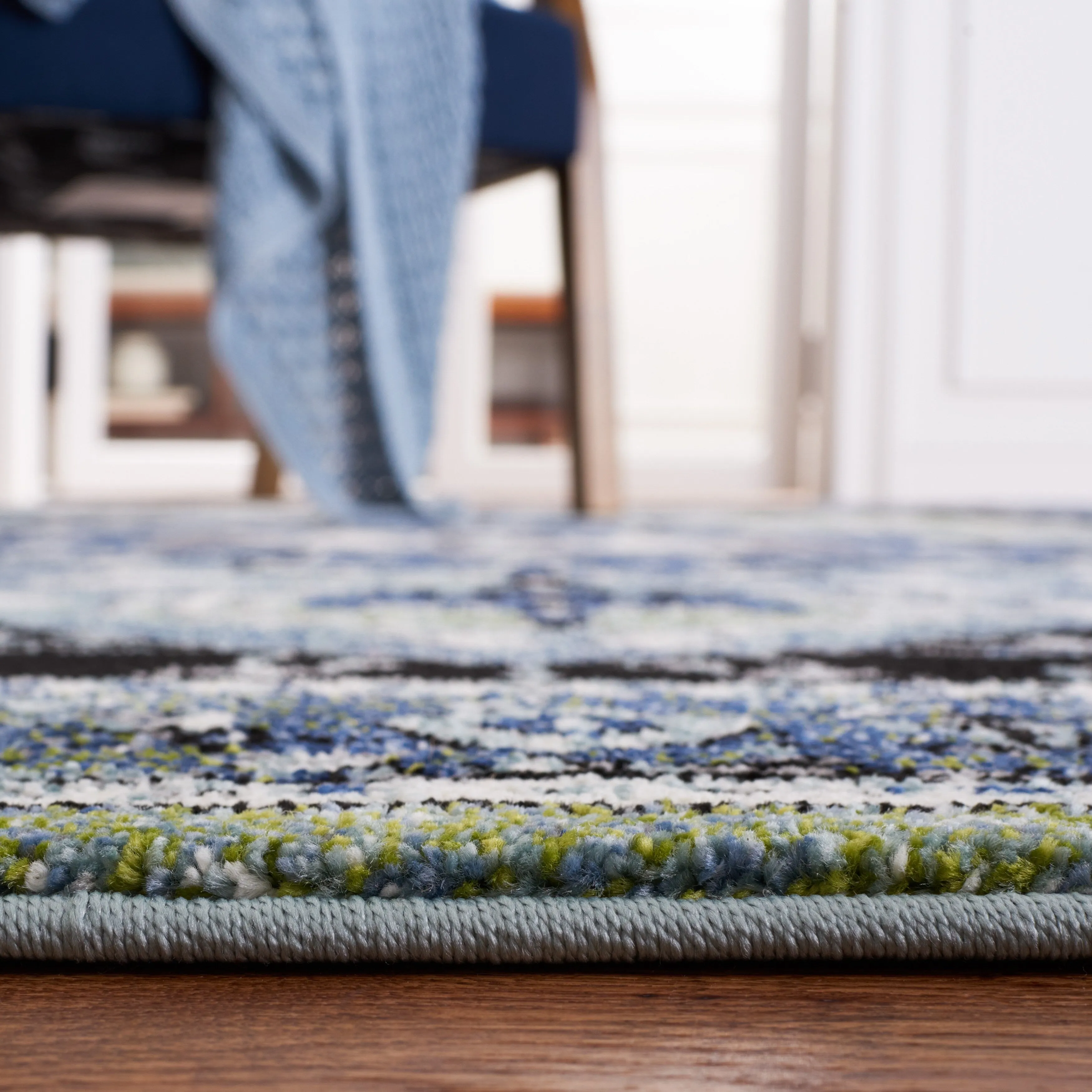 SAFAVIEH Vintage Hamadan Namita Traditional Oriental Medallion Rug